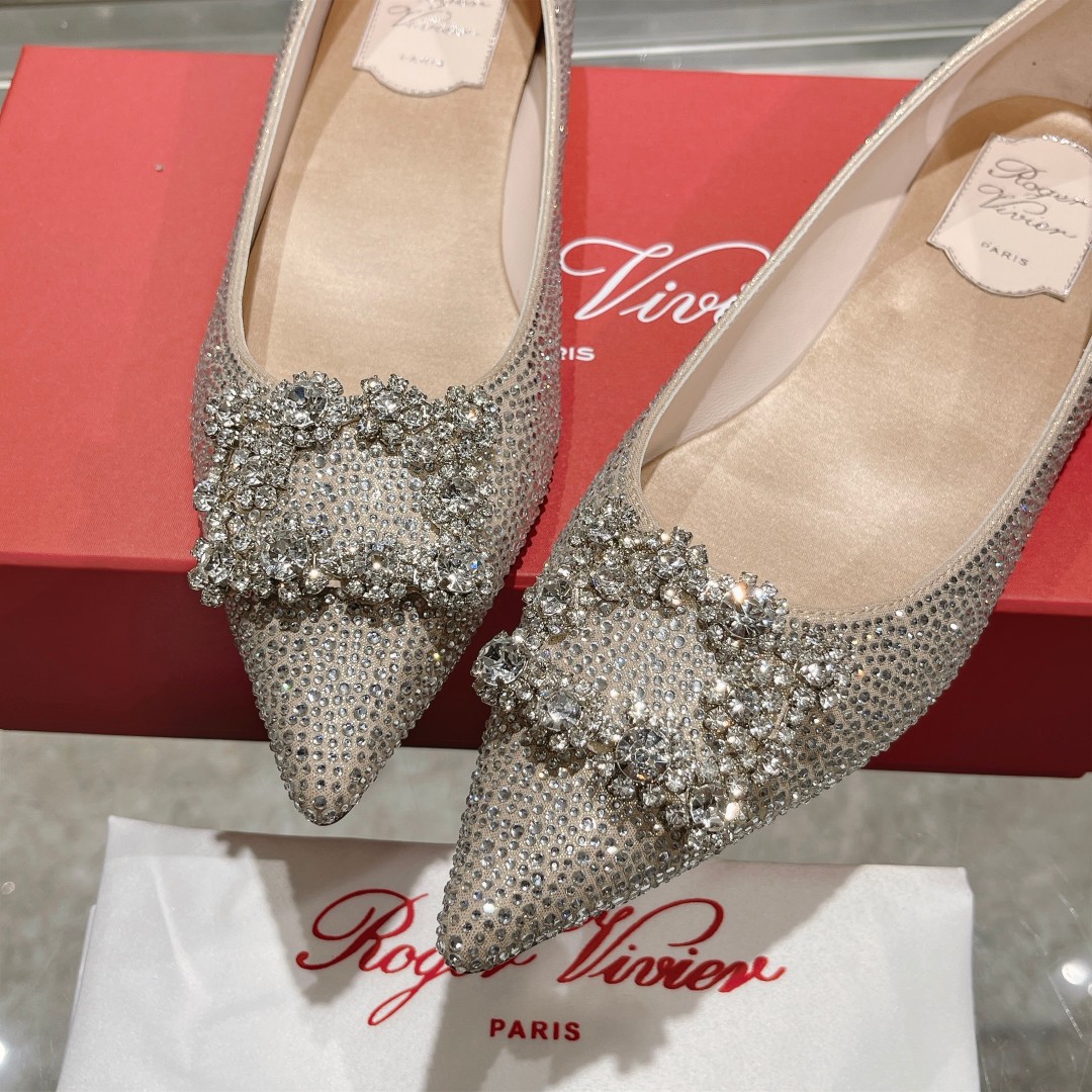 Roger Vivier’s Empowering Women: Flower Strass High Heels in Napa Leather - 图片 7