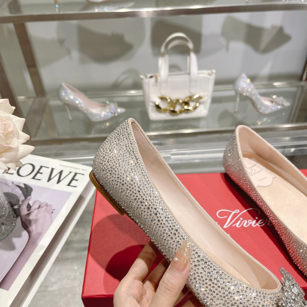 Roger Vivier’s Empowering Women: Flower Strass High Heels in Napa Leather - 图片 8