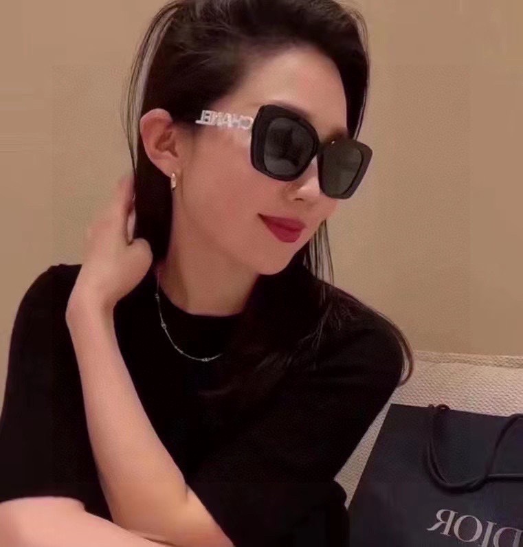 ，翻单到货，火爆黑白色搭配到货！【CHANE*】香奈*儿 CH5422B  时尚太阳眼镜 ‼️香奈儿矩形