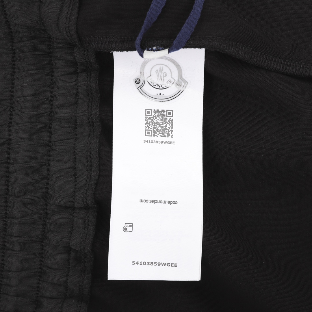 200 Moncler/蒙口 背后口袋徽标短裤