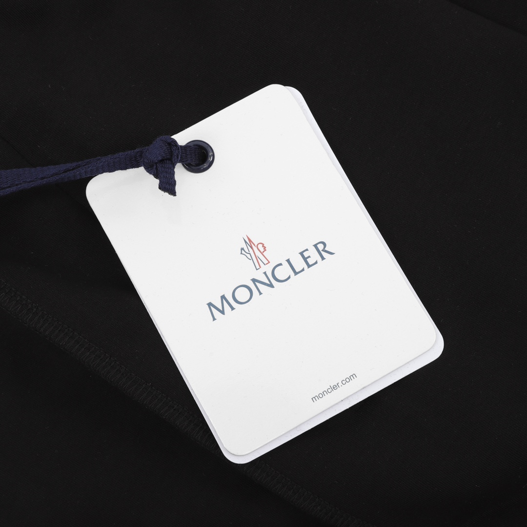 200 Moncler/蒙口 背后口袋徽标短裤