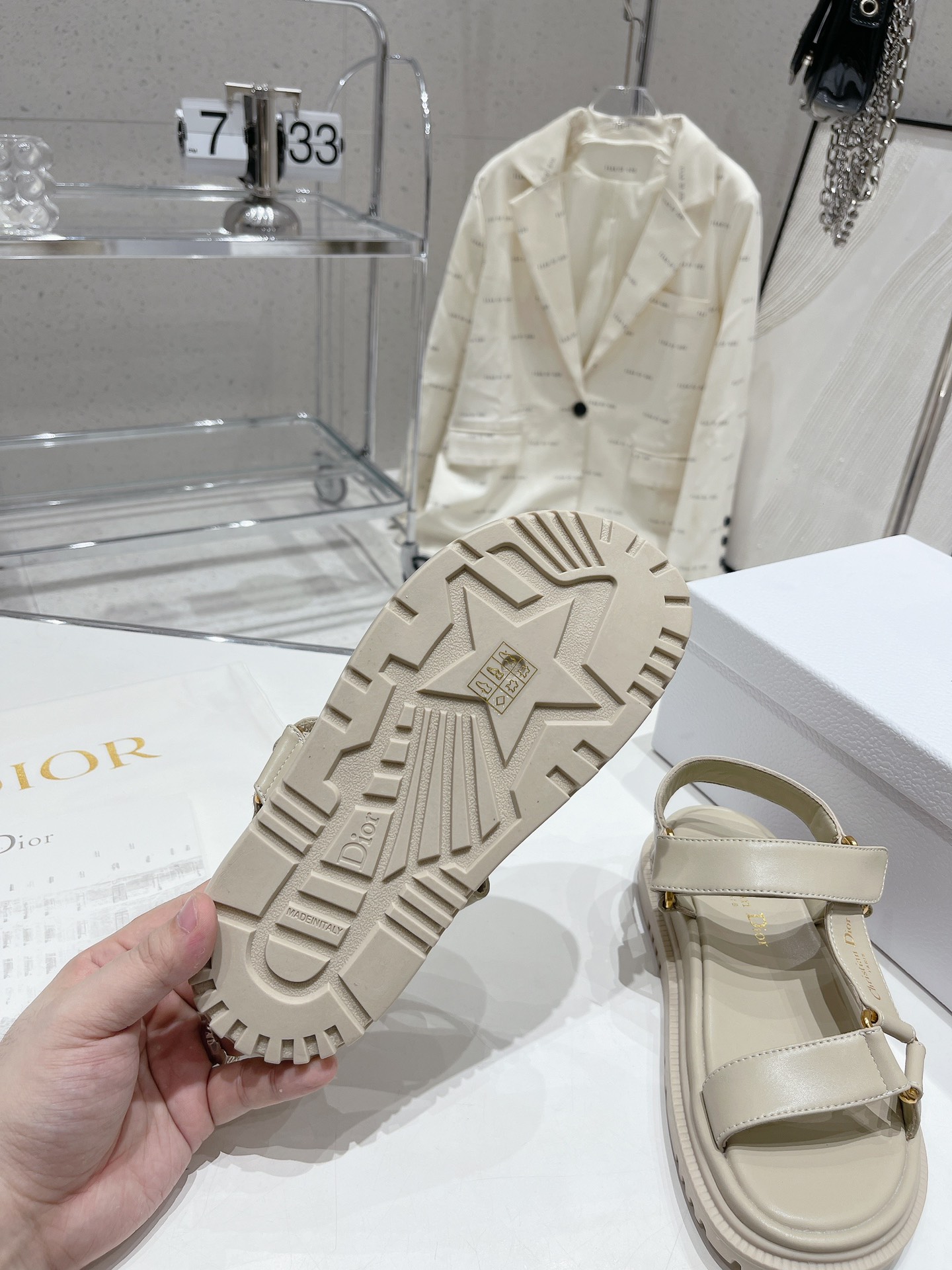 Dior迪奥最新火爆凉鞋最高版本经典