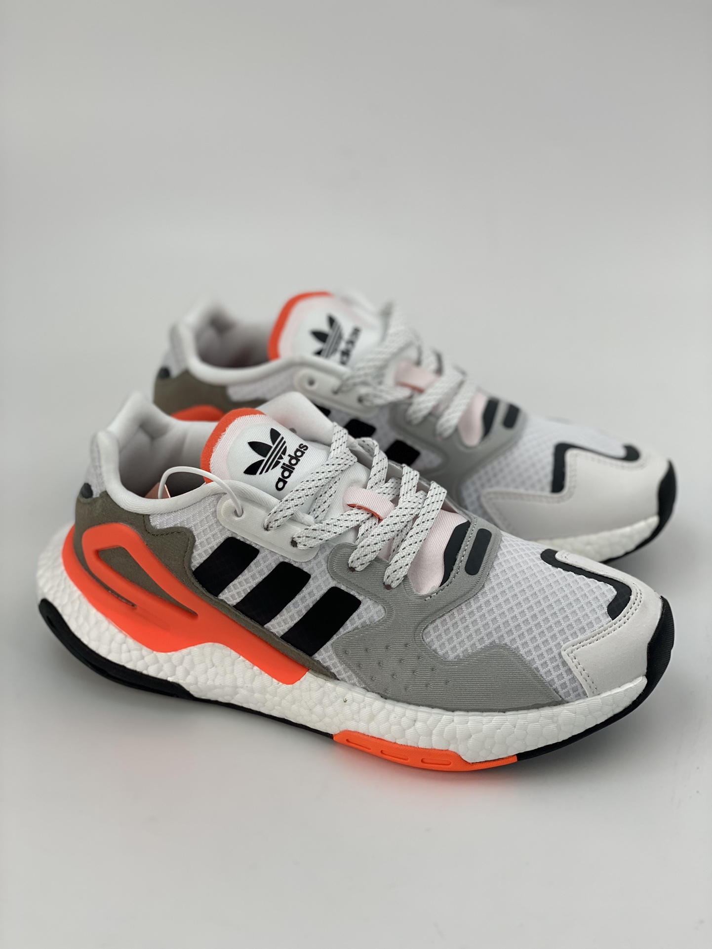 Adidas Day Jogger Night Stalker 2nd generation official website is available at the same time FY0237