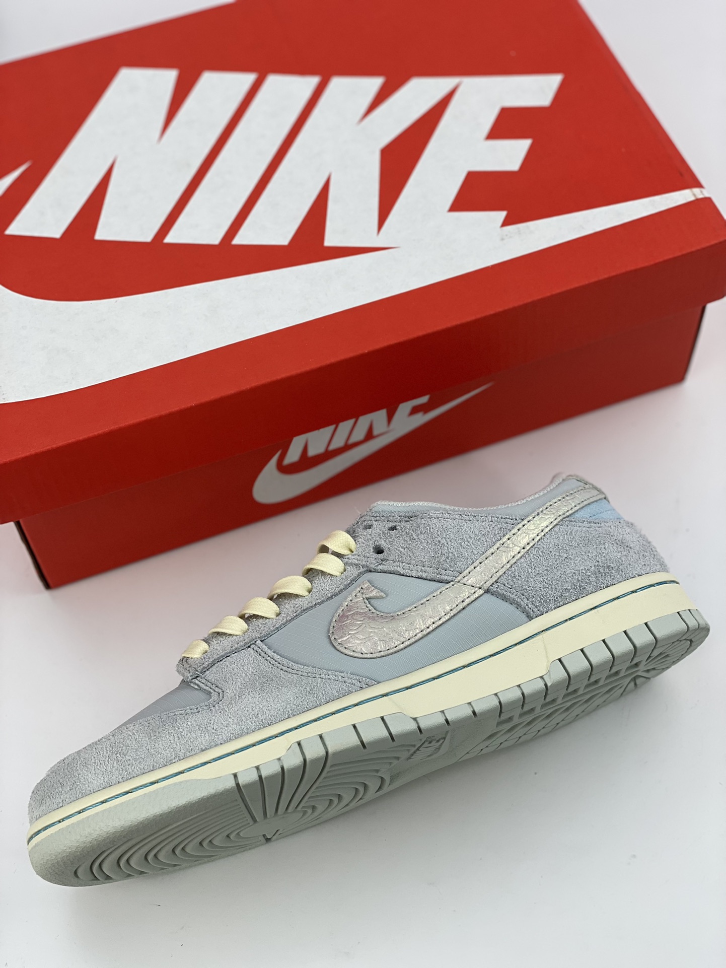 Nike SB Dunk Low ”Fishing” trout pattern DV7210-001