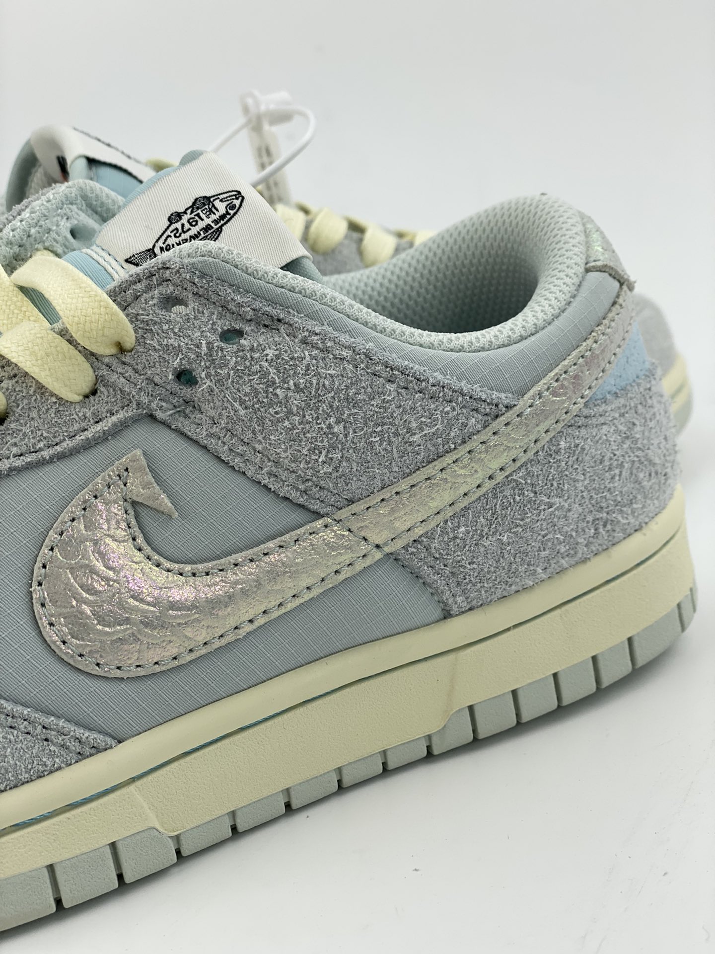 Nike SB Dunk Low ”Fishing” trout pattern DV7210-001