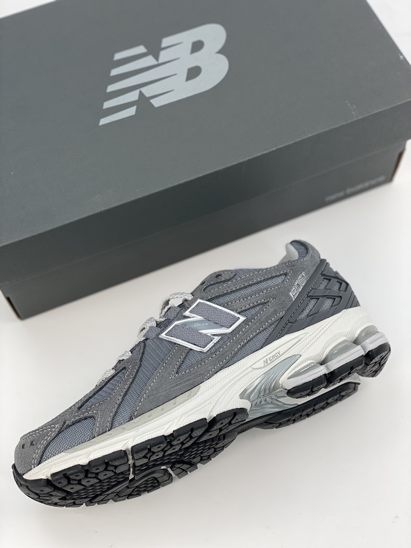 New Balance M1906 series of retro items treasure dad shoes M1906RV