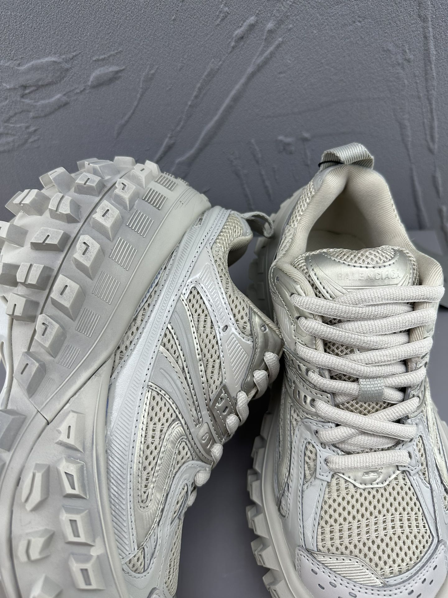 Detalles beige de Balenciaga