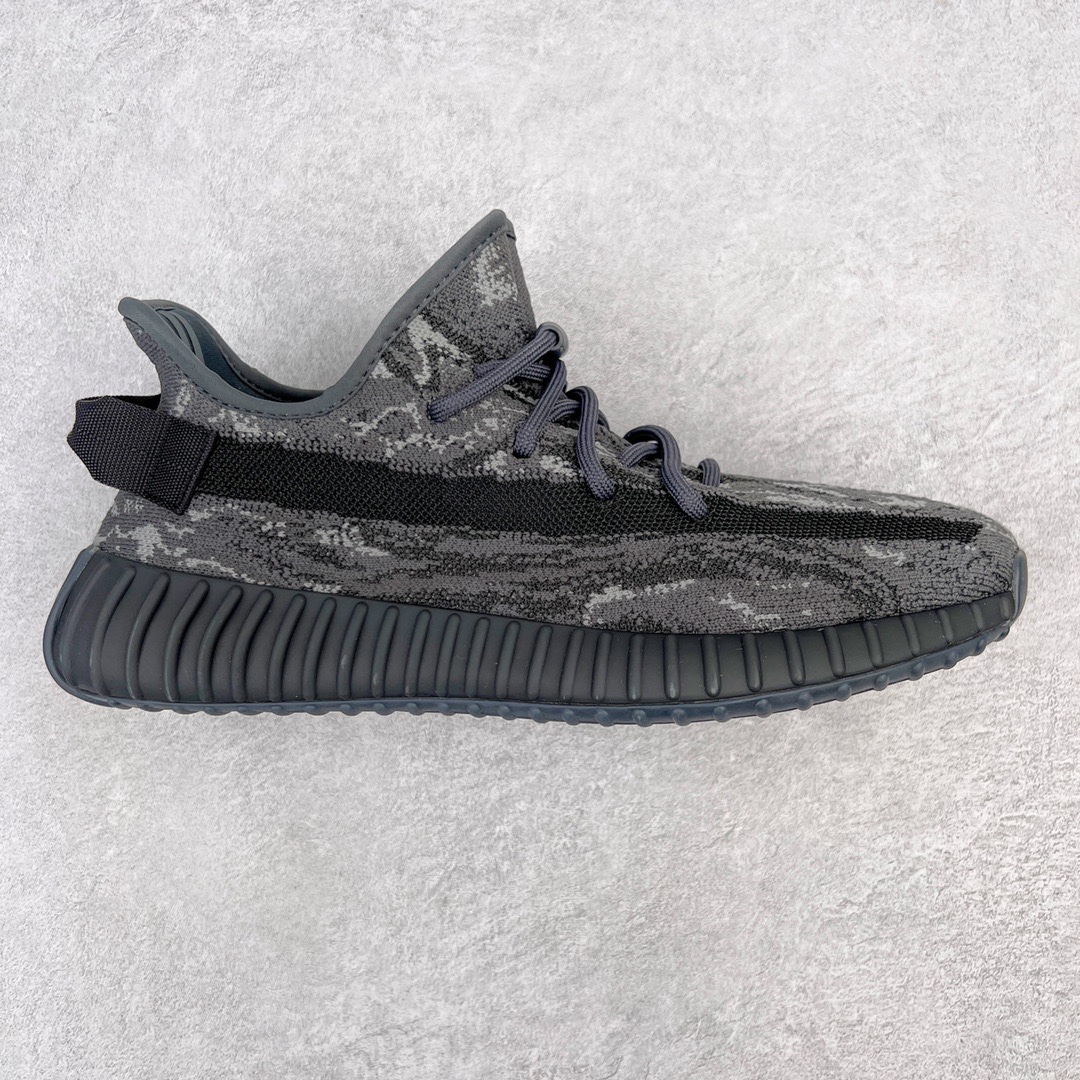 图片[5]-零售💰200 ＃R版福利 长期补货‼Yeezy Boost 350 V2 系列 工厂配套商长期套现 正常出厂触碰不到的单价 百分百全新货品 零氧化发霉 给足利润空间操作 超乎所想的高性价比 原装纸板楦头开发 用料绝不含糊 原盒原配 知名大厂出品 品控到位 原装厚实针织面 外贸订单口碑惊人 进口机台打造完美鞋型 满钉油性爆米花 鞋型细节后跟收缩度完美 上脚轻易乱真 毕竟没人会趴着看你细节 为保证脚感 建议选大半码 SIZE：36 36.5 37 38 38.5 39 40 40.5 41 42 42.5 43 44 44.5 45 46 47 48 编码：by2936000-运动鞋