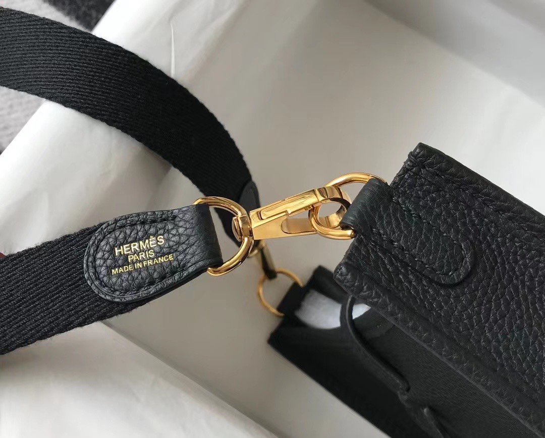 Evelyne mini 伊芙琳迷你 Togo牛皮製の超ソフトなショルダーバッグ