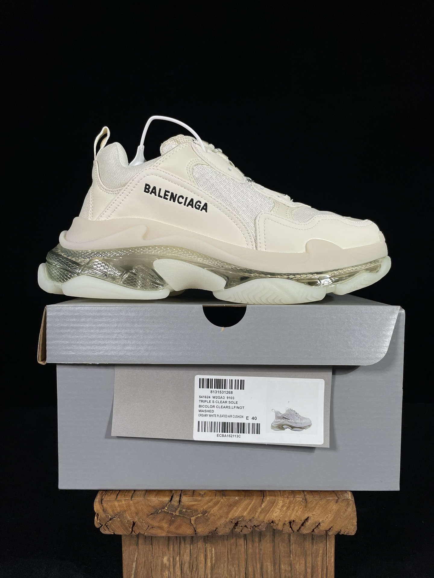 巴黎世家 工厂优势放货，欢迎合作‼️巴黎2代气垫 米白该有的材料配置、做工工艺和配套配件全部拉满！货量足