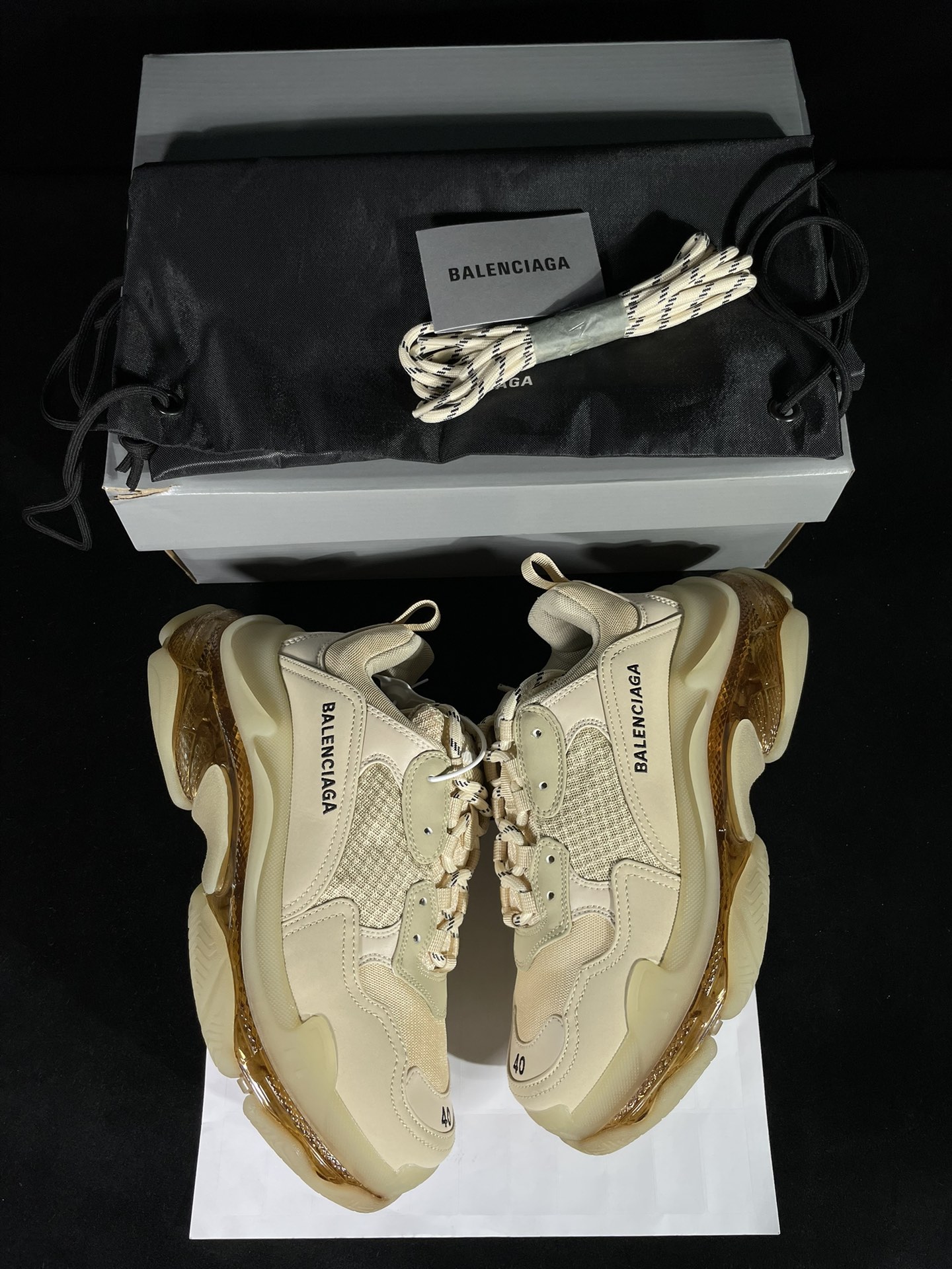 巴黎世家 工厂优势放货，欢迎合作‼️巴黎2代气垫 奶茶色折边该有的材料配置、做工工艺和配套配件全部拉满！