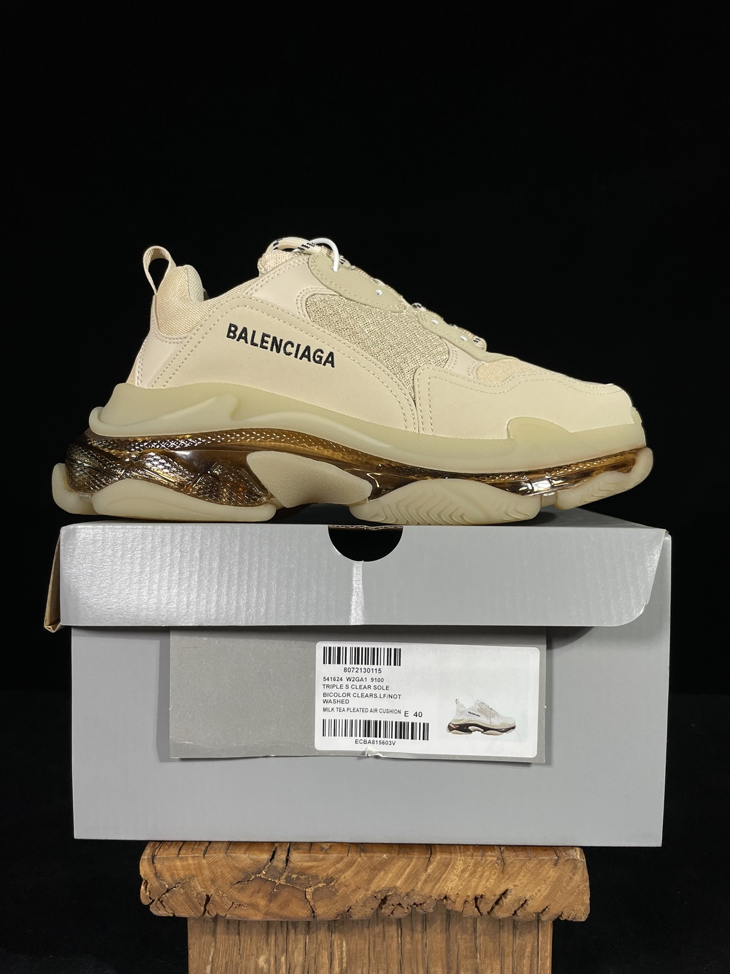 巴黎世家 工厂优势放货，欢迎合作‼️巴黎2代气垫 奶茶色折边该有的材料配置、做工工艺和配套配件全部拉满！