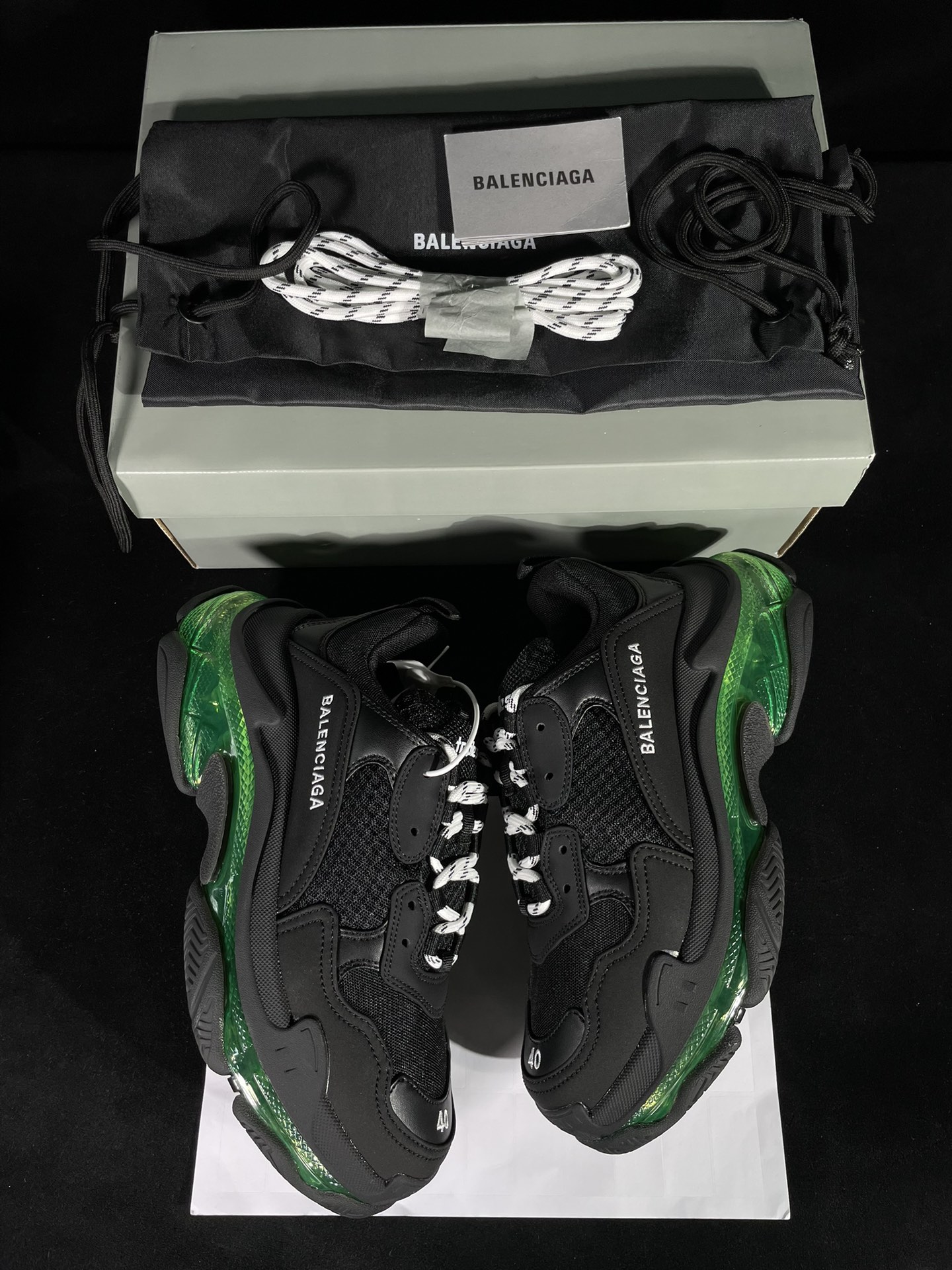 巴黎世家 工厂优势放货，欢迎合作‼️巴黎2代气垫 黑绿折边该有的材料配置、做工工艺和配套配件全部拉满！货