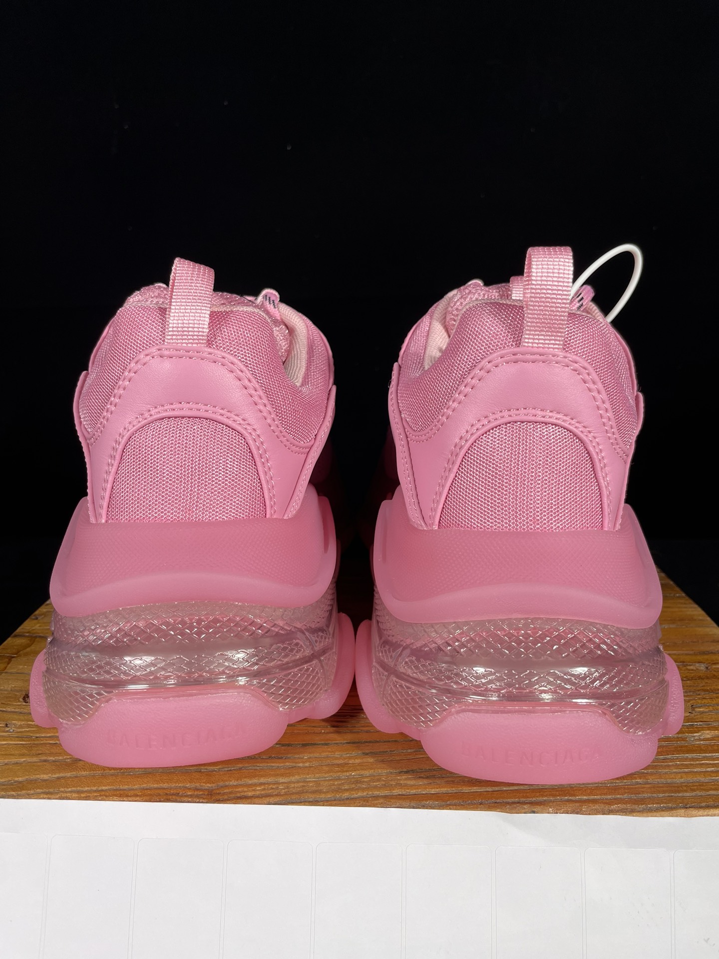 巴黎世家 工厂优势放货，欢迎合作‼️巴黎2代气垫 粉红折边该有的材料配置、做工工艺和配套配件全部拉满！货