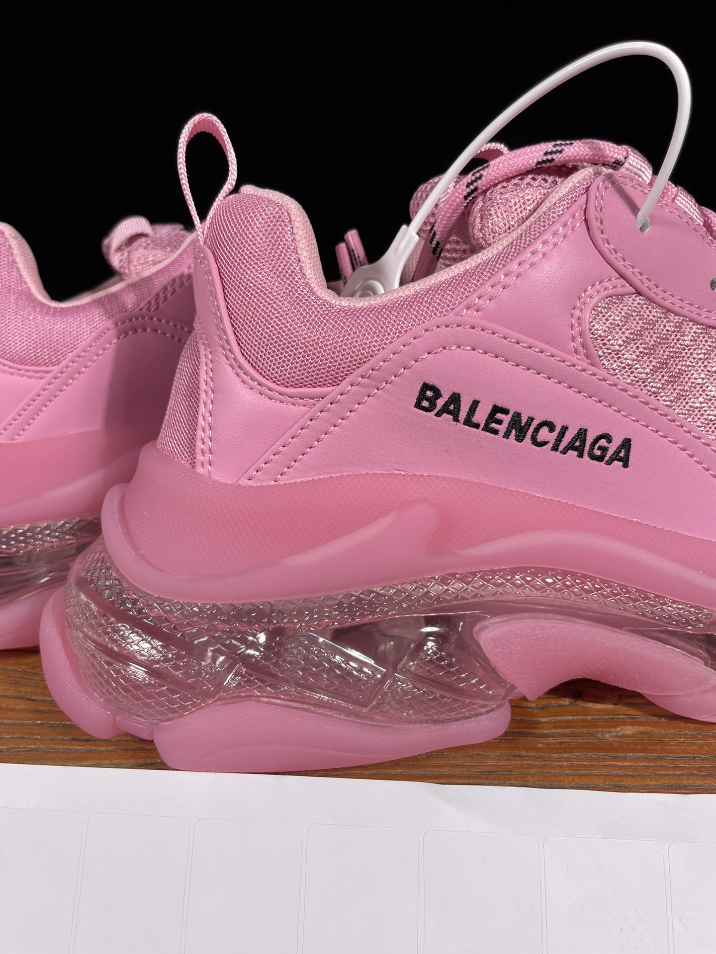 巴黎世家 工厂优势放货，欢迎合作‼️巴黎2代气垫 粉红折边该有的材料配置、做工工艺和配套配件全部拉满！货