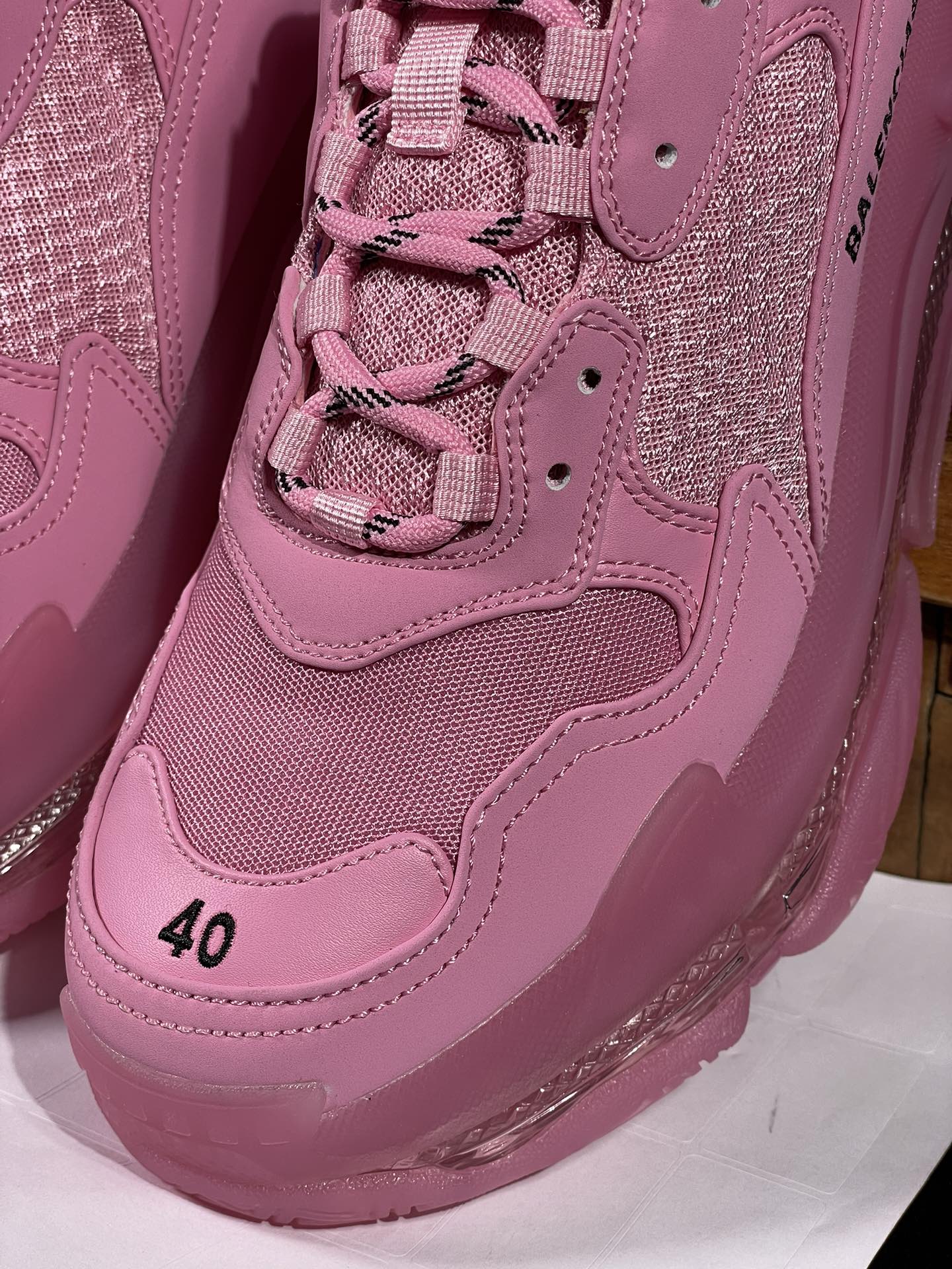 巴黎世家 工厂优势放货，欢迎合作‼️巴黎2代气垫 粉红折边该有的材料配置、做工工艺和配套配件全部拉满！货