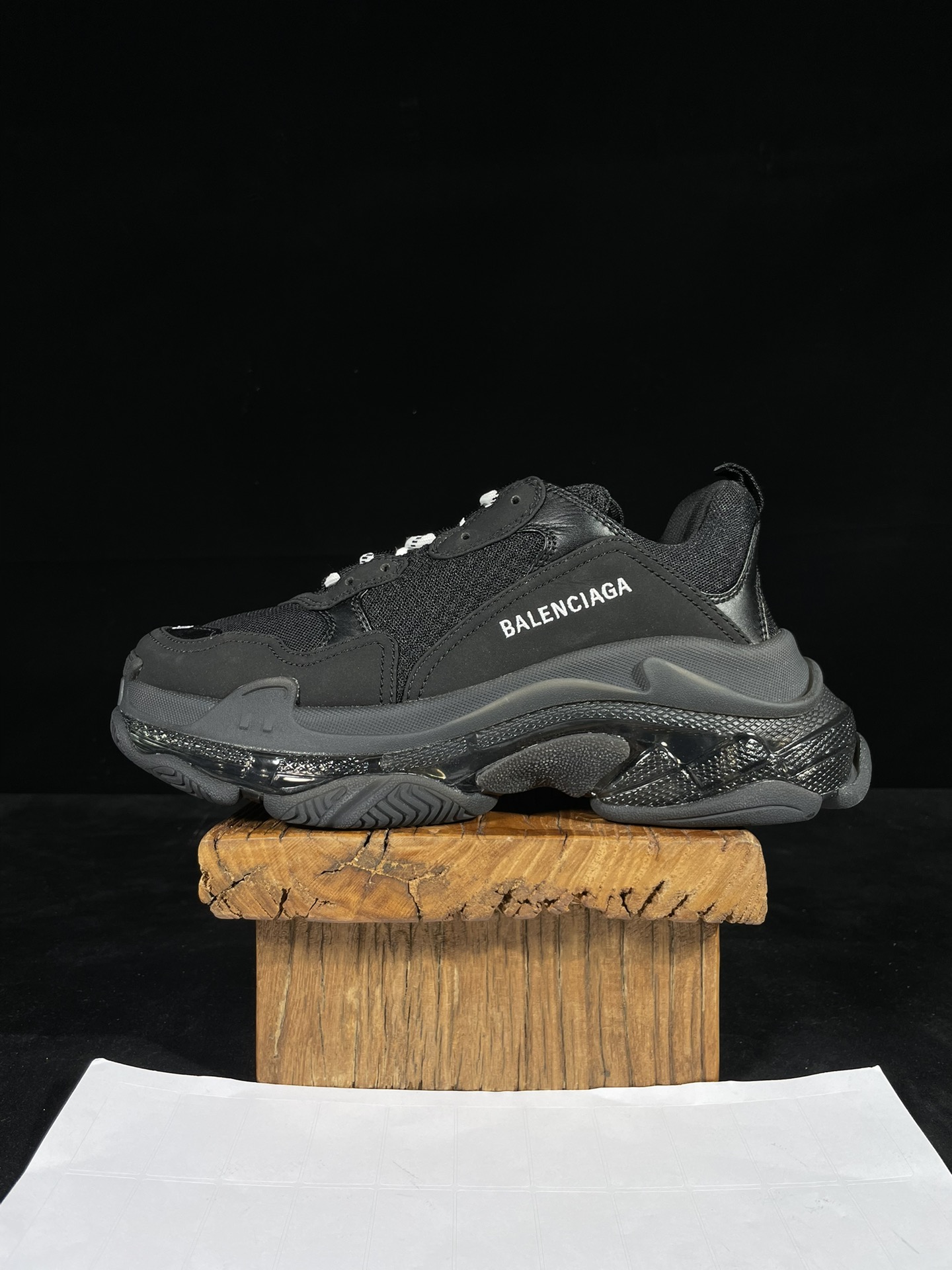 巴黎世家 工厂优势放货，欢迎合作‼️巴黎2代气垫 全黑折边该有的材料配置、做工工艺和配套配件全部拉满！货