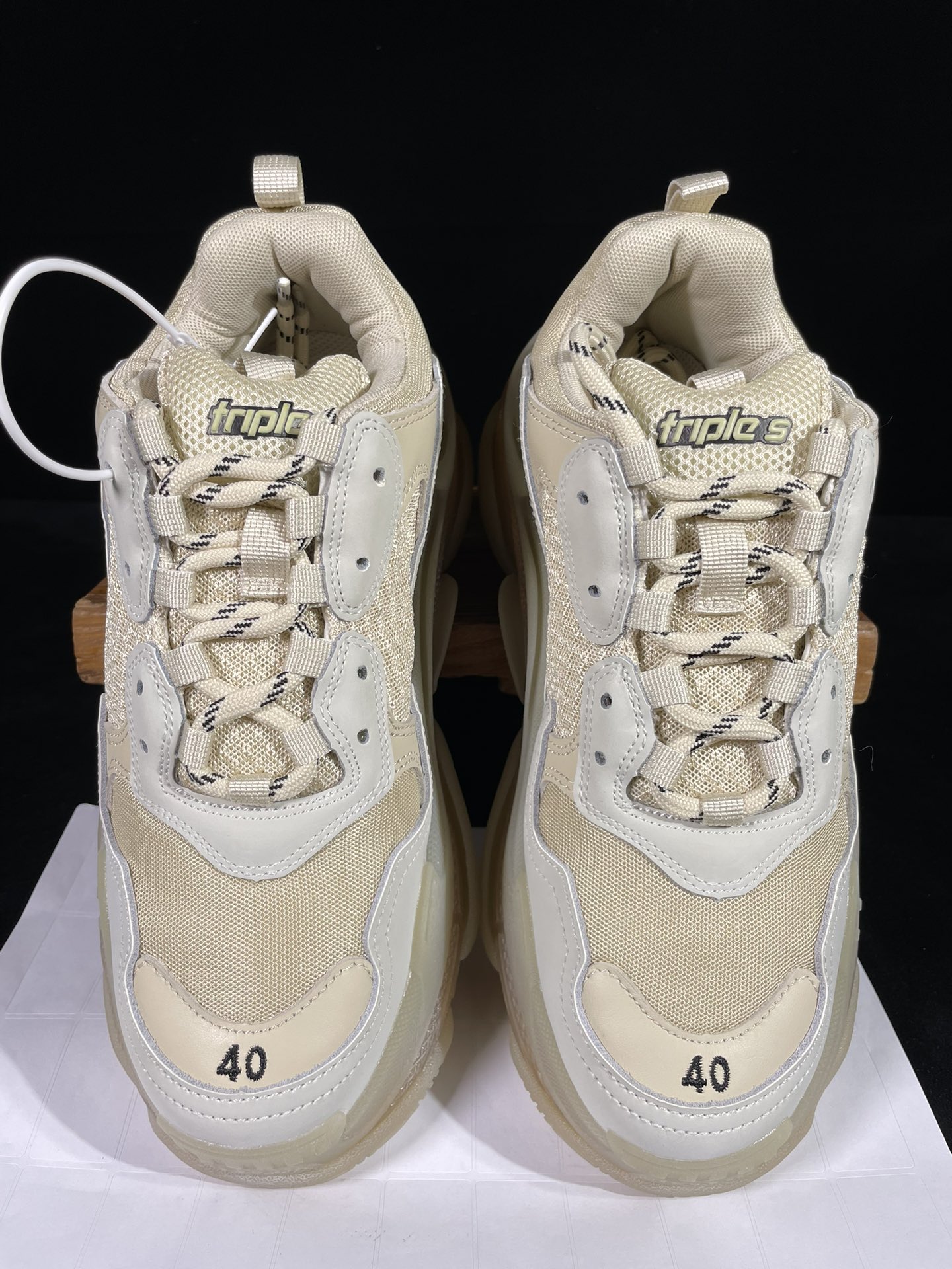 巴黎世家 工厂优势放货，欢迎合作‼️巴黎2代气垫 米黄该有的材料配置、做工工艺和配套配件全部拉满！货量足