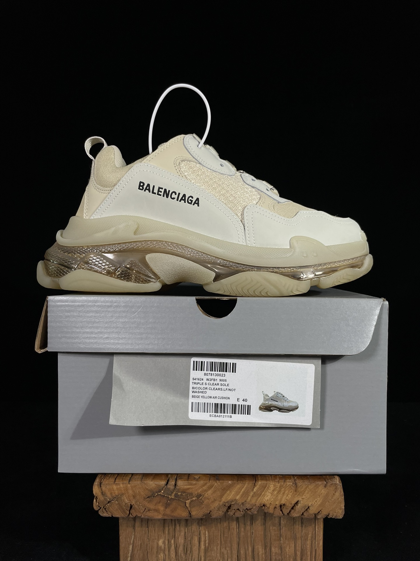 巴黎世家 工厂优势放货，欢迎合作‼️巴黎2代气垫 米黄该有的材料配置、做工工艺和配套配件全部拉满！货量足