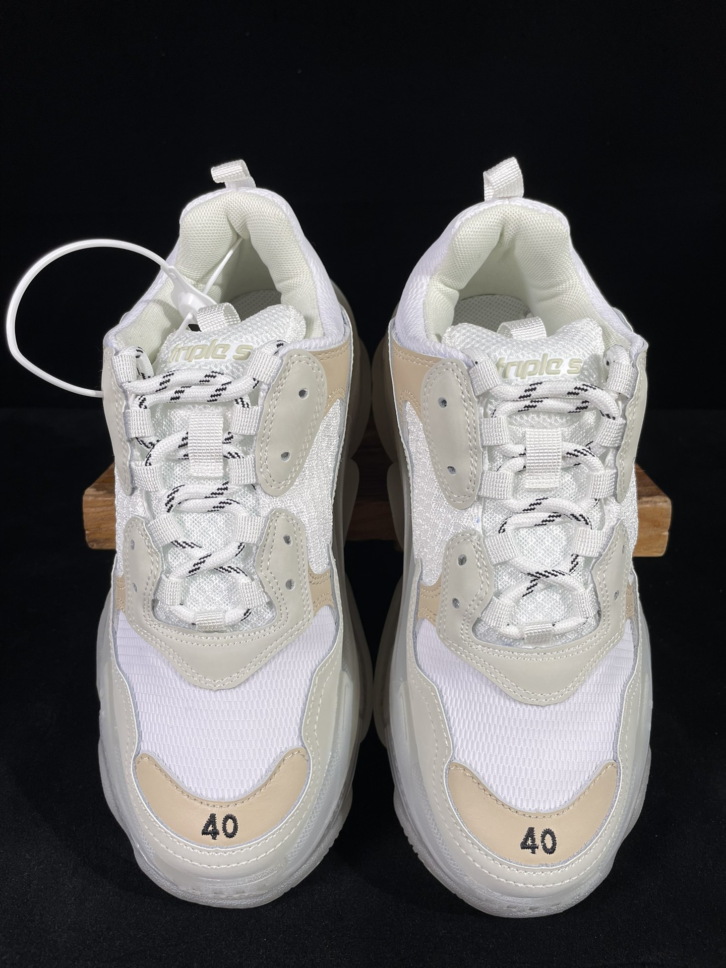 巴黎世家 工厂优势放货，欢迎合作‼️巴黎2代气垫 白米黄该有的材料配置、做工工艺和配套配件全部拉满！货量