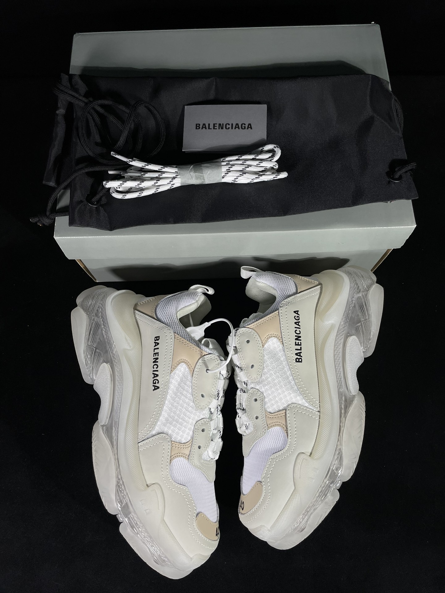 巴黎世家 工厂优势放货，欢迎合作‼️巴黎2代气垫 白米黄该有的材料配置、做工工艺和配套配件全部拉满！货量