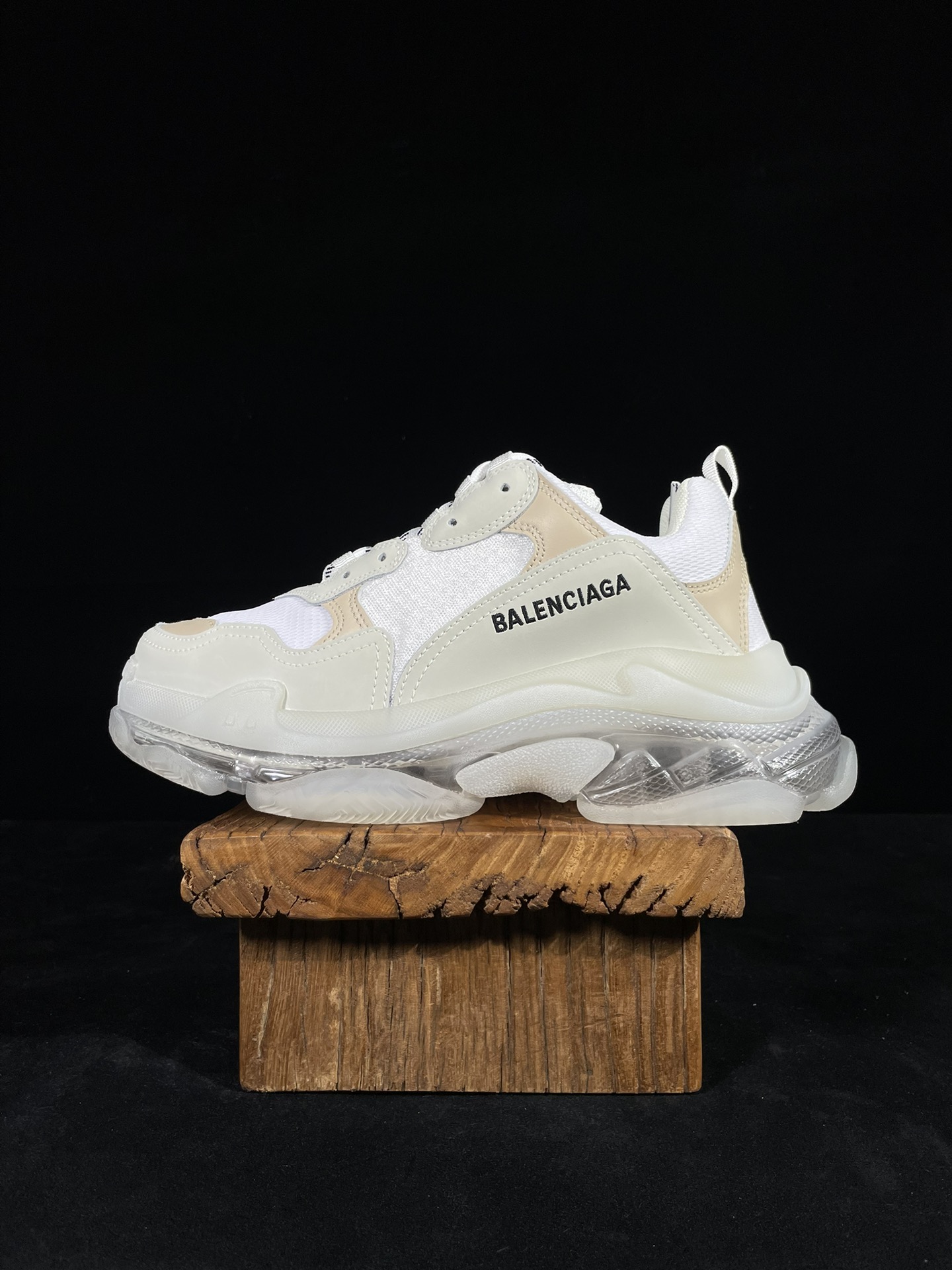 巴黎世家 工厂优势放货，欢迎合作‼️巴黎2代气垫 白米黄该有的材料配置、做工工艺和配套配件全部拉满！货量