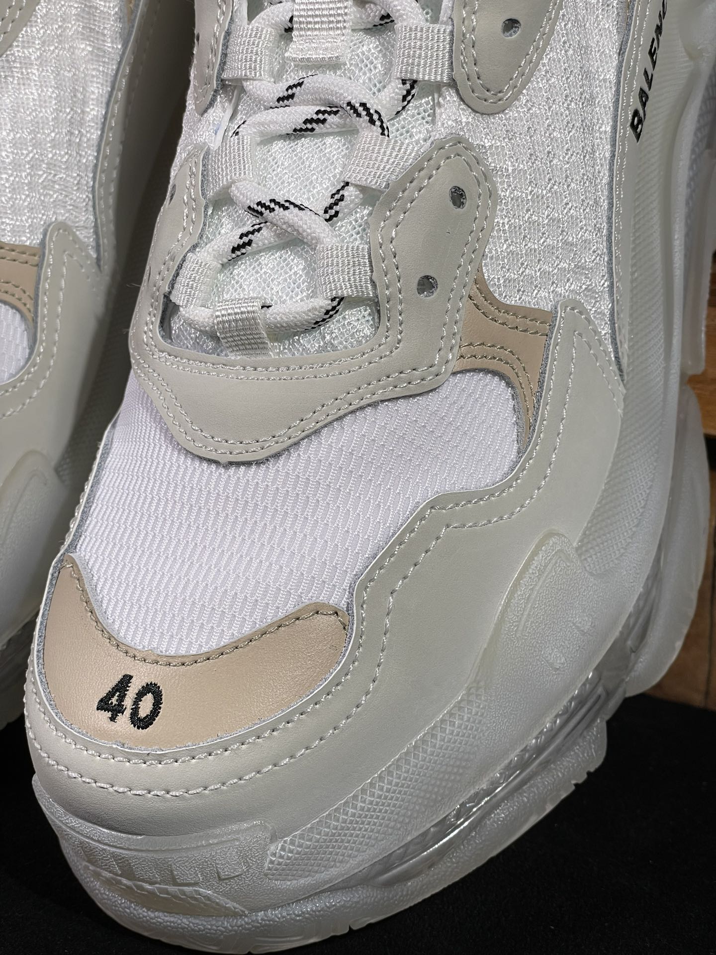 巴黎世家 工厂优势放货，欢迎合作‼️巴黎2代气垫 白米黄该有的材料配置、做工工艺和配套配件全部拉满！货量