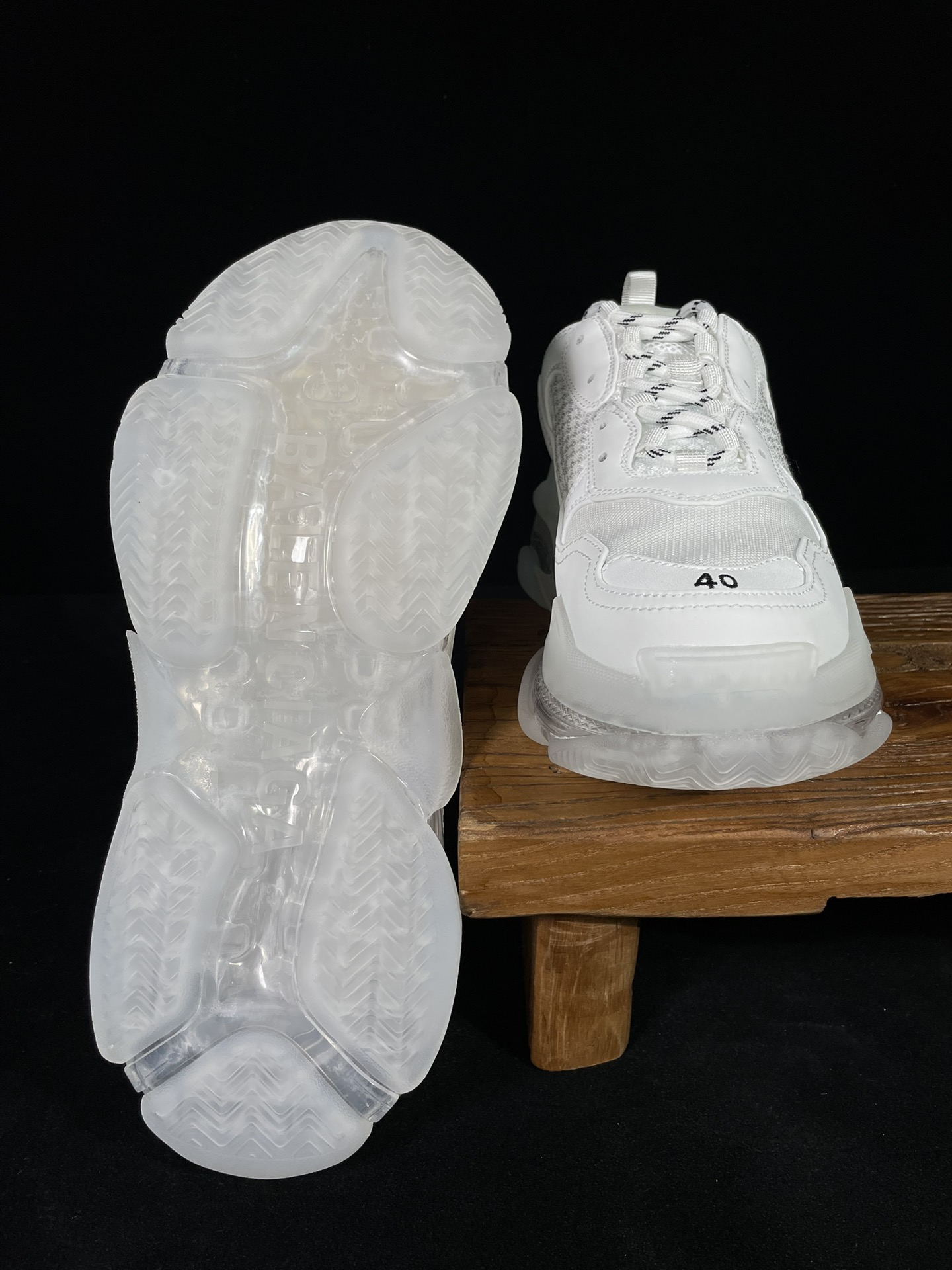 巴黎世家 工厂优势放货，欢迎合作‼️巴黎2代气垫 全白该有的材料配置、做工工艺和配套配件全部拉满！货量足