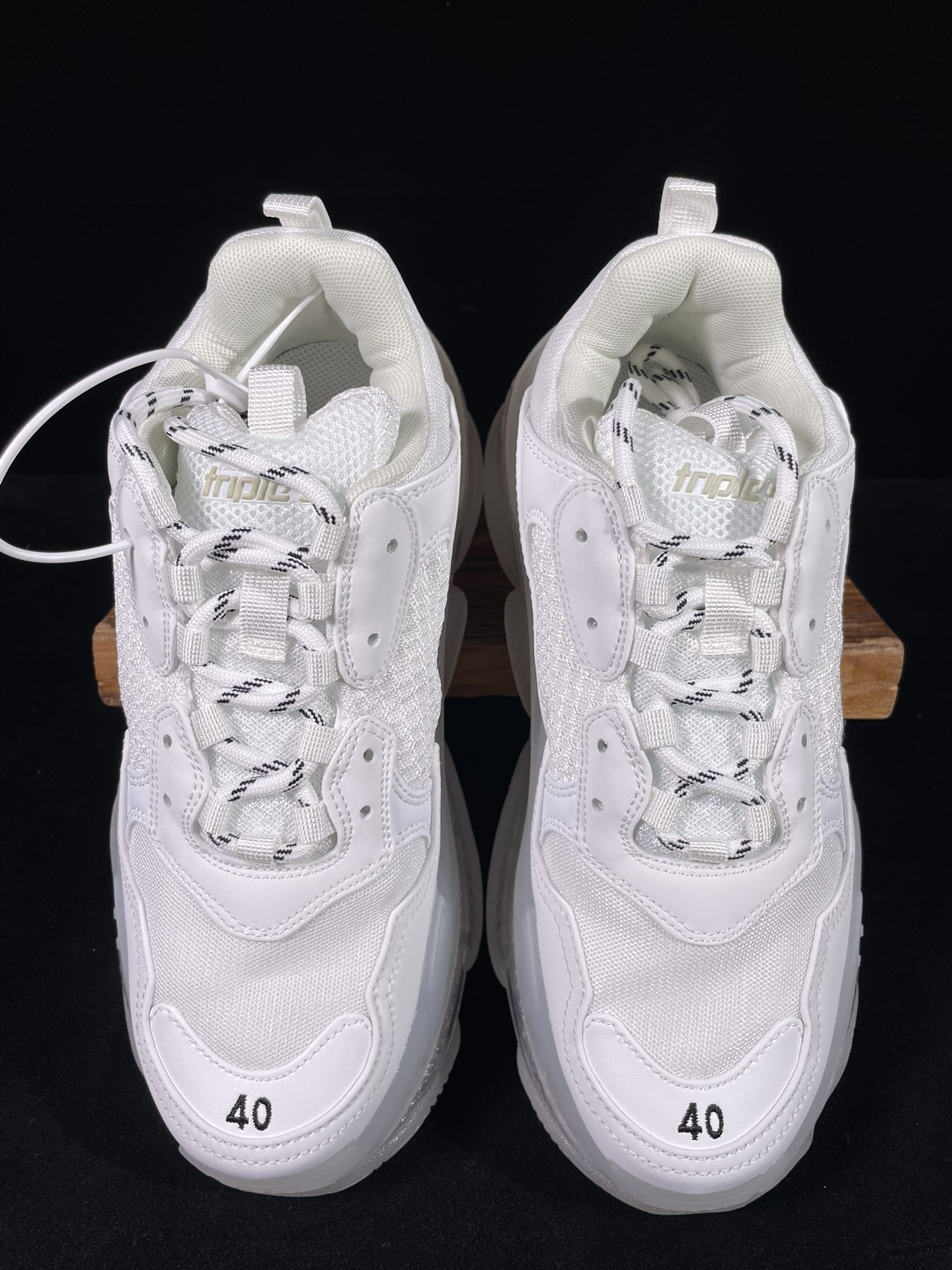 巴黎世家 工厂优势放货，欢迎合作‼️巴黎2代气垫 全白该有的材料配置、做工工艺和配套配件全部拉满！货量足