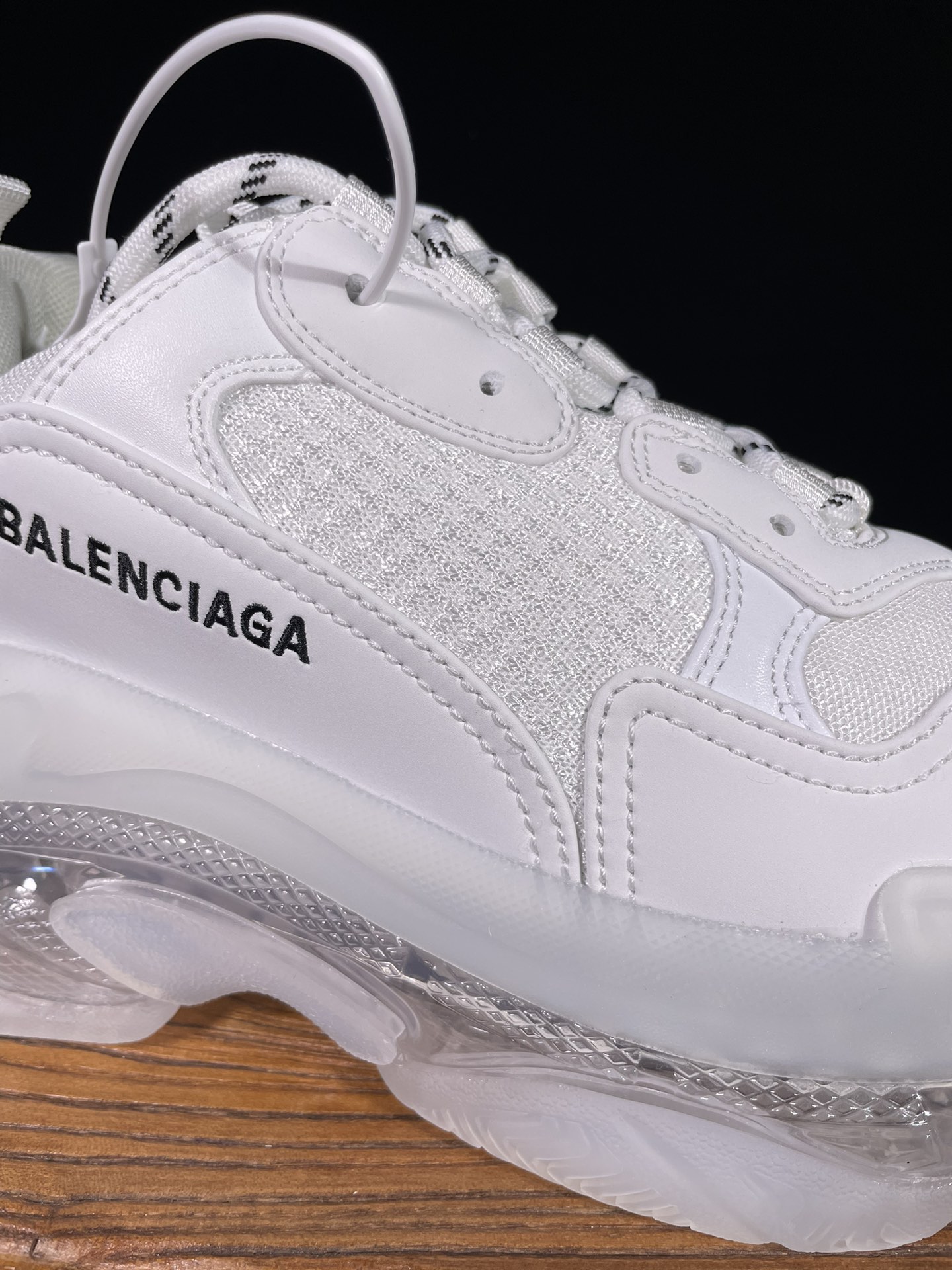 巴黎世家 工厂优势放货，欢迎合作‼️巴黎2代气垫 全白该有的材料配置、做工工艺和配套配件全部拉满！货量足