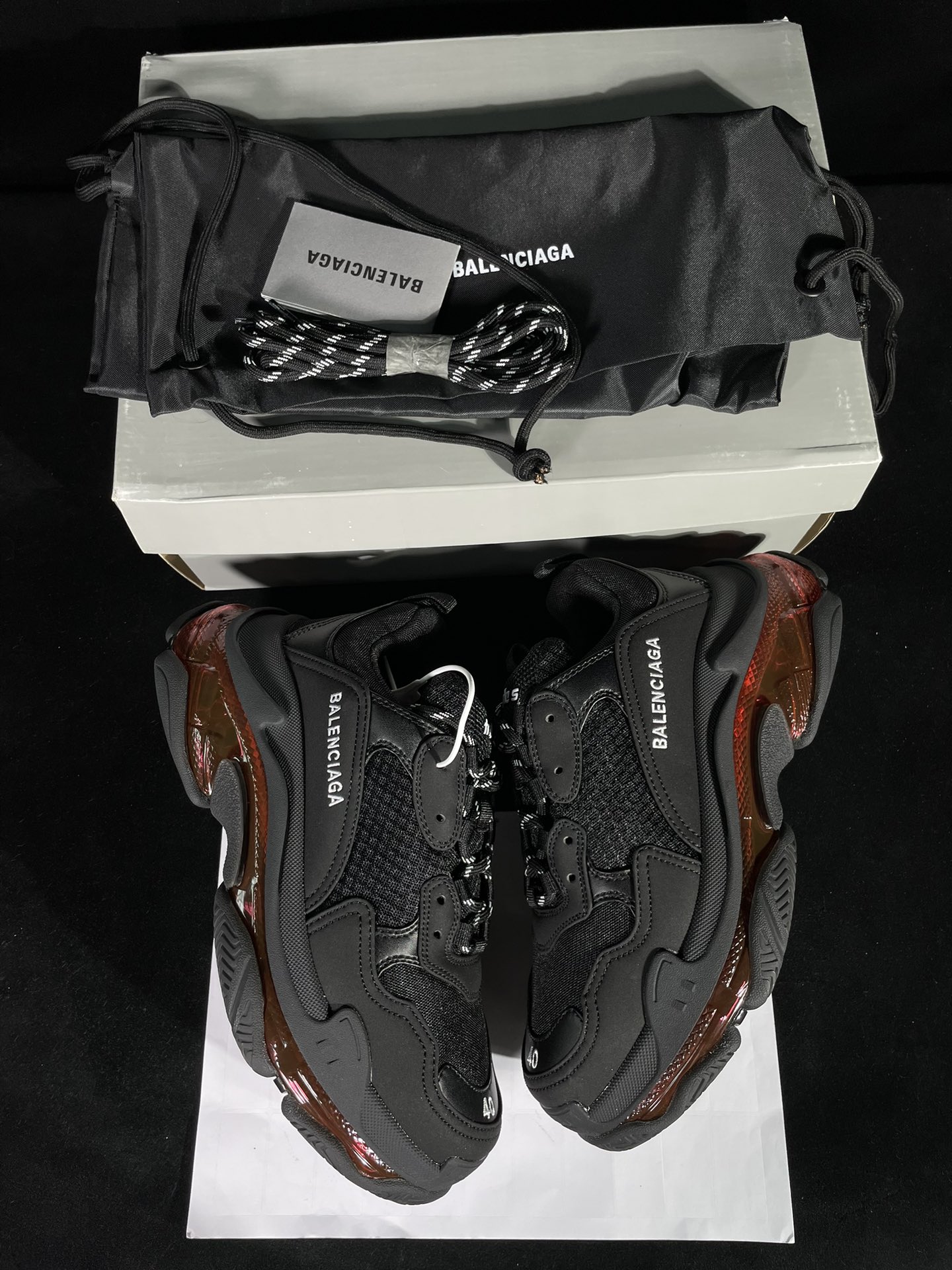 巴黎世家 工厂优势放货，欢迎合作‼️巴黎2代气垫 黑酒红折边该有的材料配置、做工工艺和配套配件全部拉满！