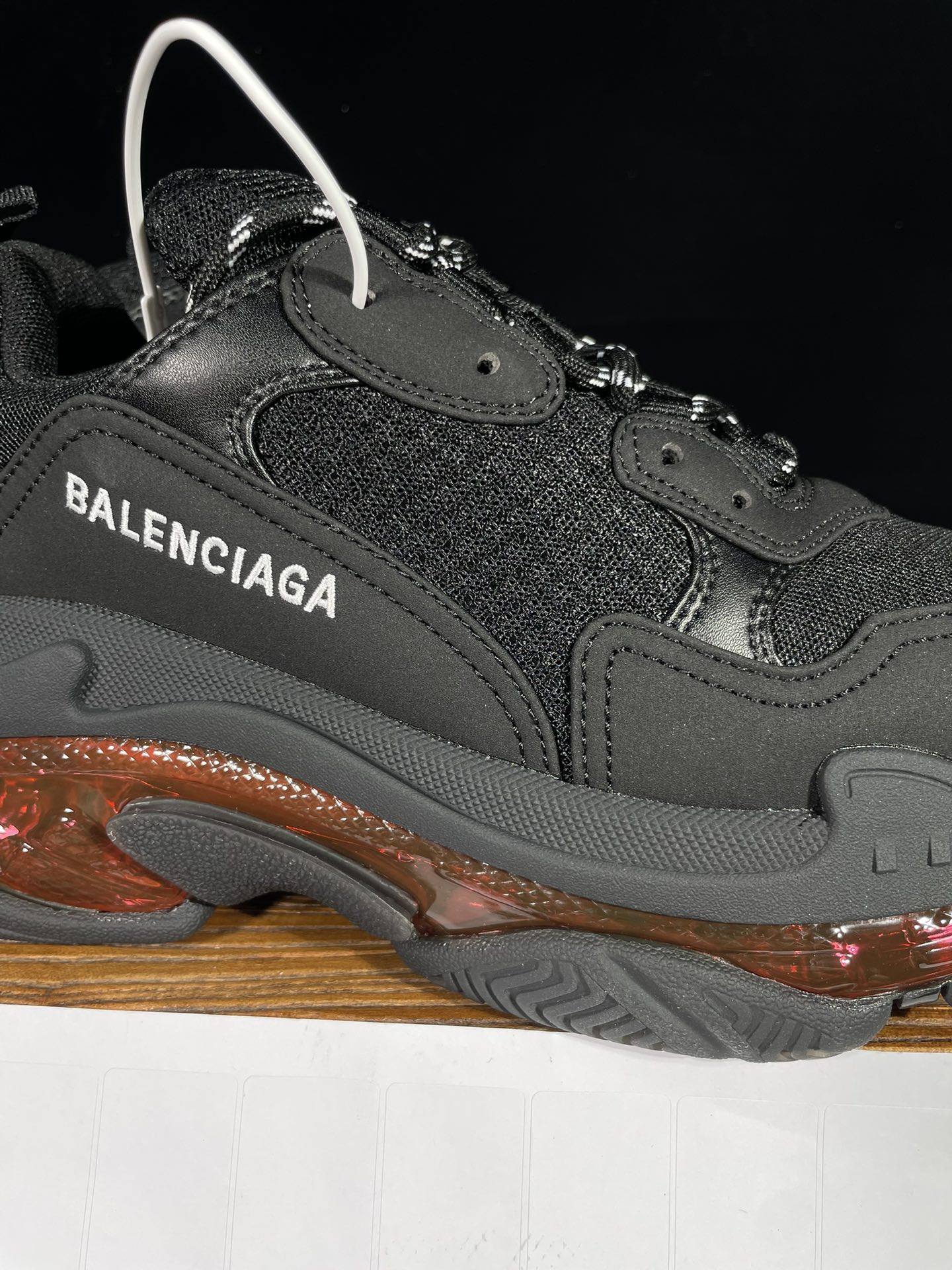 巴黎世家 工厂优势放货，欢迎合作‼️巴黎2代气垫 黑酒红折边该有的材料配置、做工工艺和配套配件全部拉满！