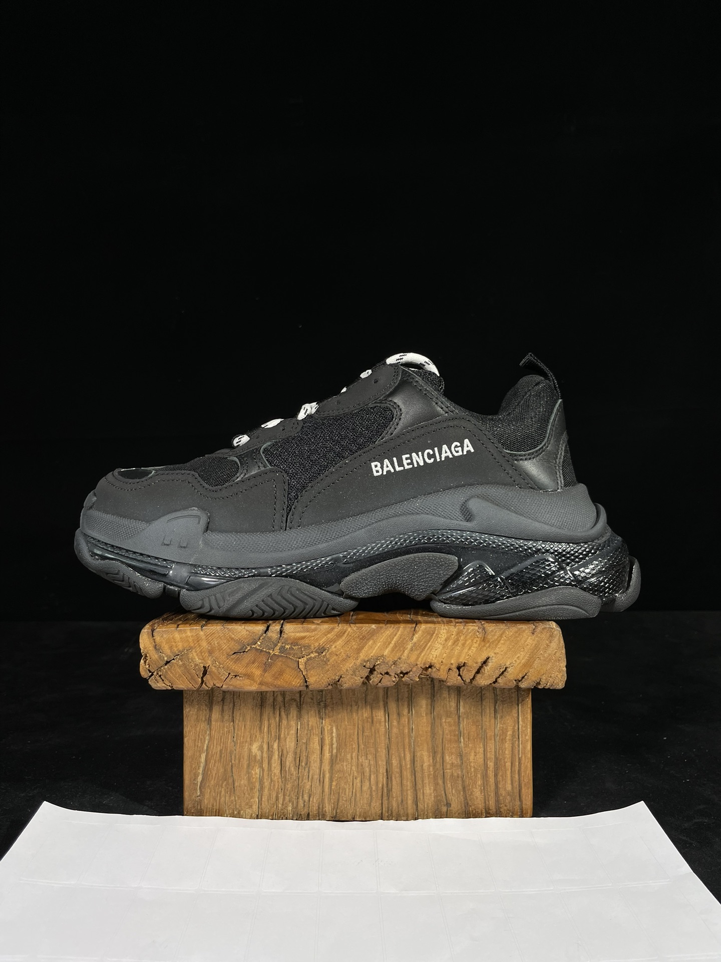 巴黎世家 工厂优势放货，欢迎合作‼️巴黎2代气垫 全黑该有的材料配置、做工工艺和配套配件全部拉满！货量足