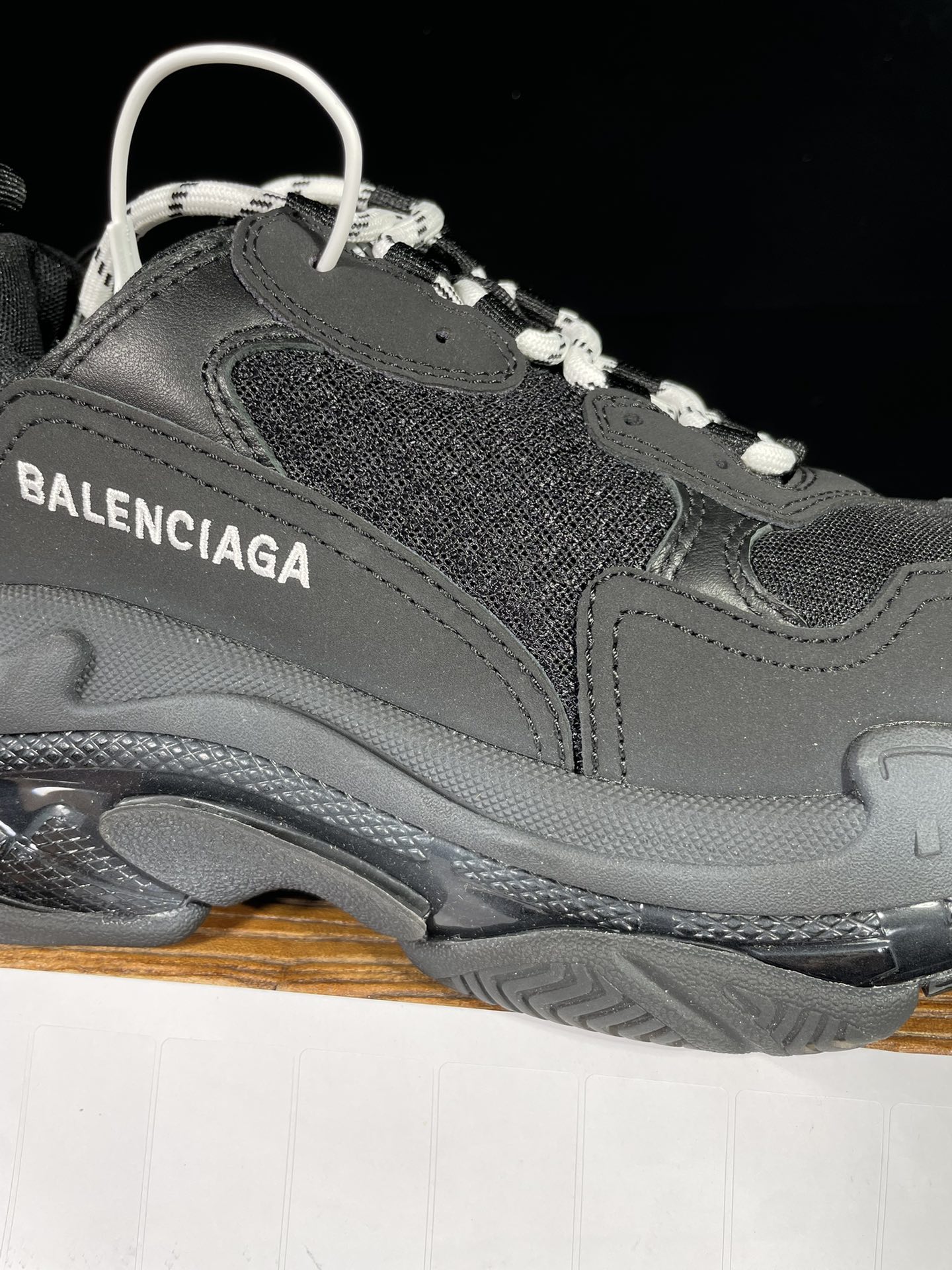 巴黎世家 工厂优势放货，欢迎合作‼️巴黎2代气垫 全黑该有的材料配置、做工工艺和配套配件全部拉满！货量足