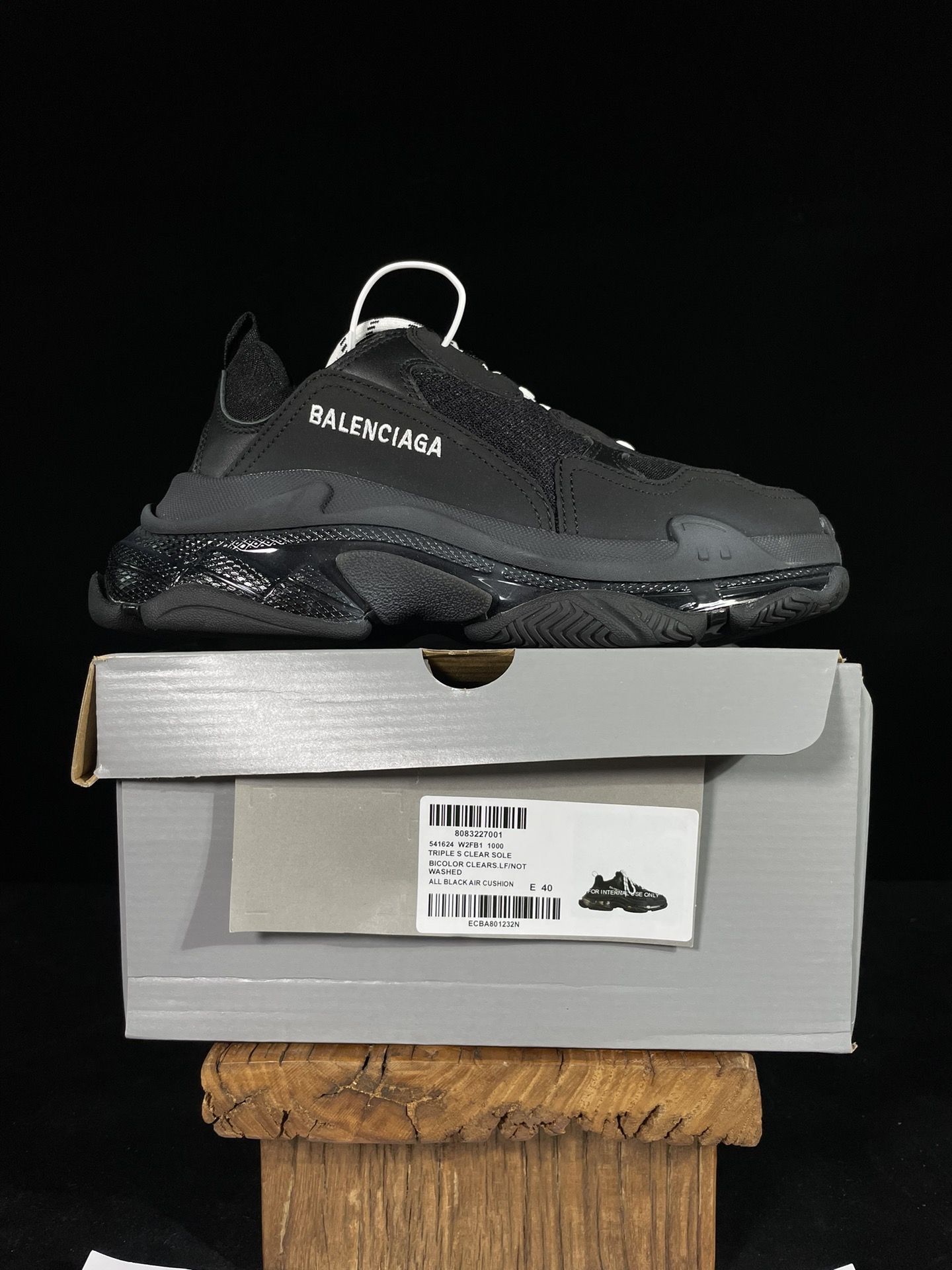 巴黎世家 工厂优势放货，欢迎合作‼️巴黎2代气垫 全黑该有的材料配置、做工工艺和配套配件全部拉满！货量足