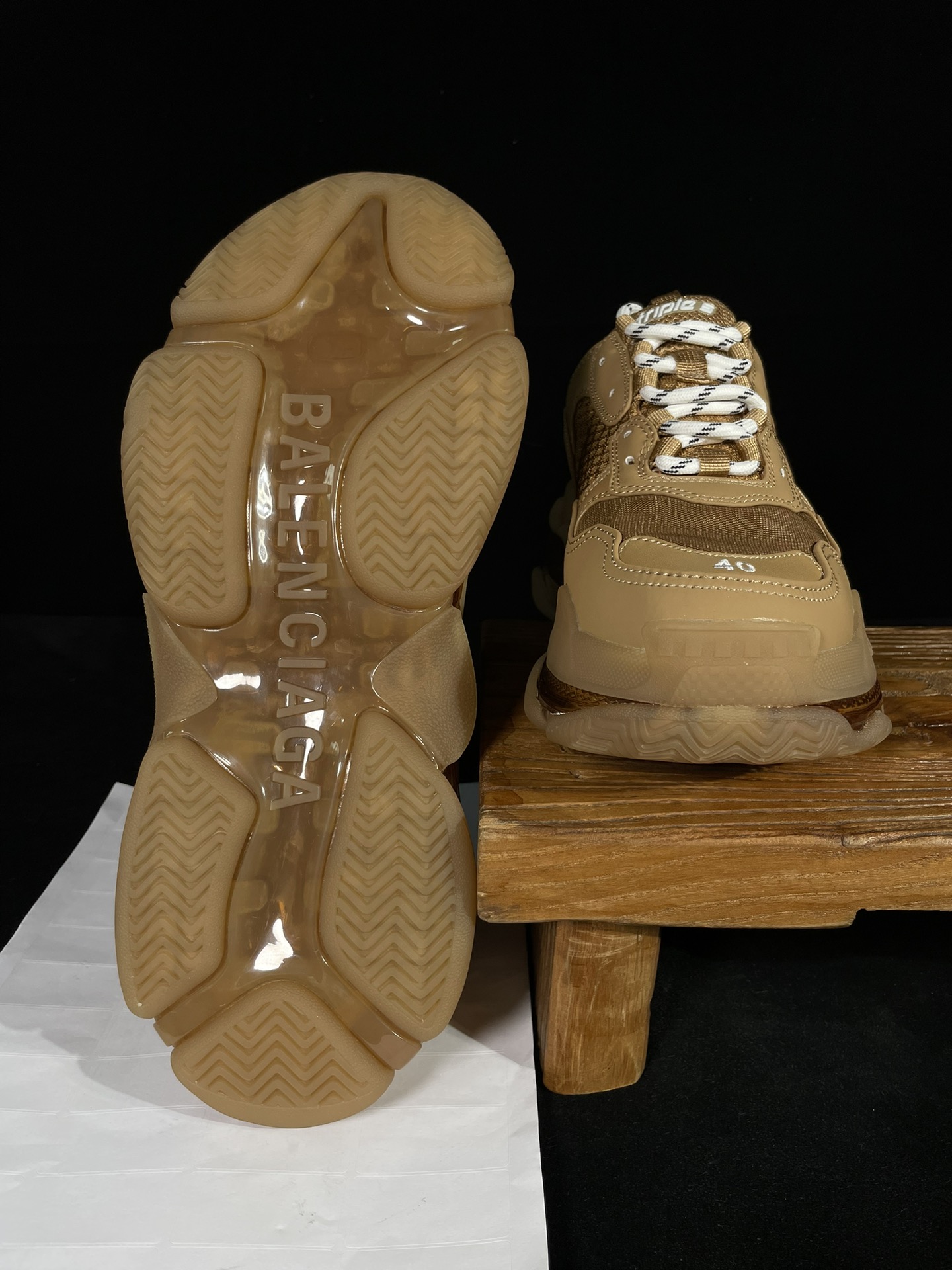 巴黎世家 工厂优势放货，欢迎合作‼️巴黎2代气垫 咖啡棕该有的材料配置、做工工艺和配套配件全部拉满！货量