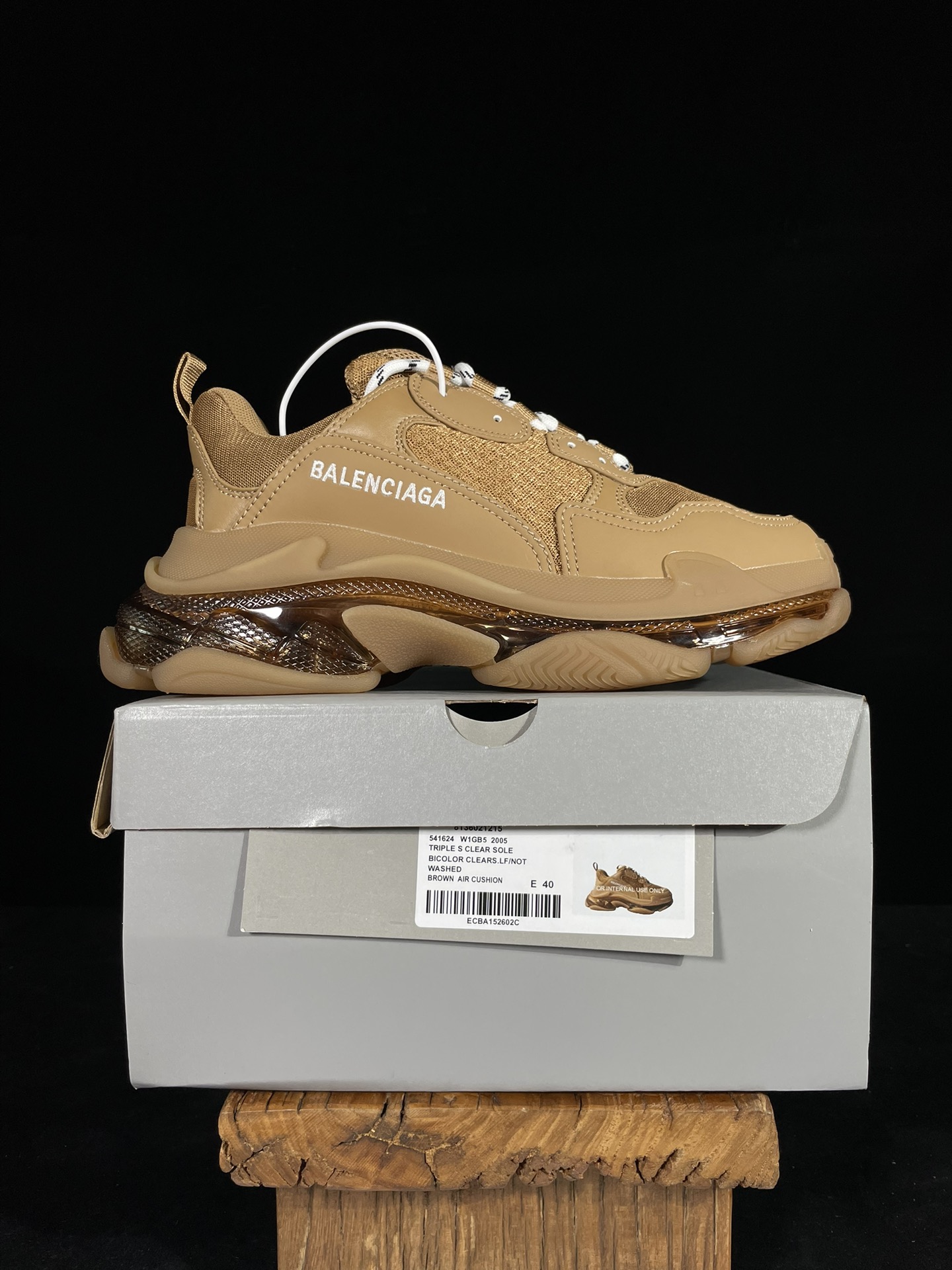 巴黎世家 工厂优势放货，欢迎合作‼️巴黎2代气垫 咖啡棕该有的材料配置、做工工艺和配套配件全部拉满！货量