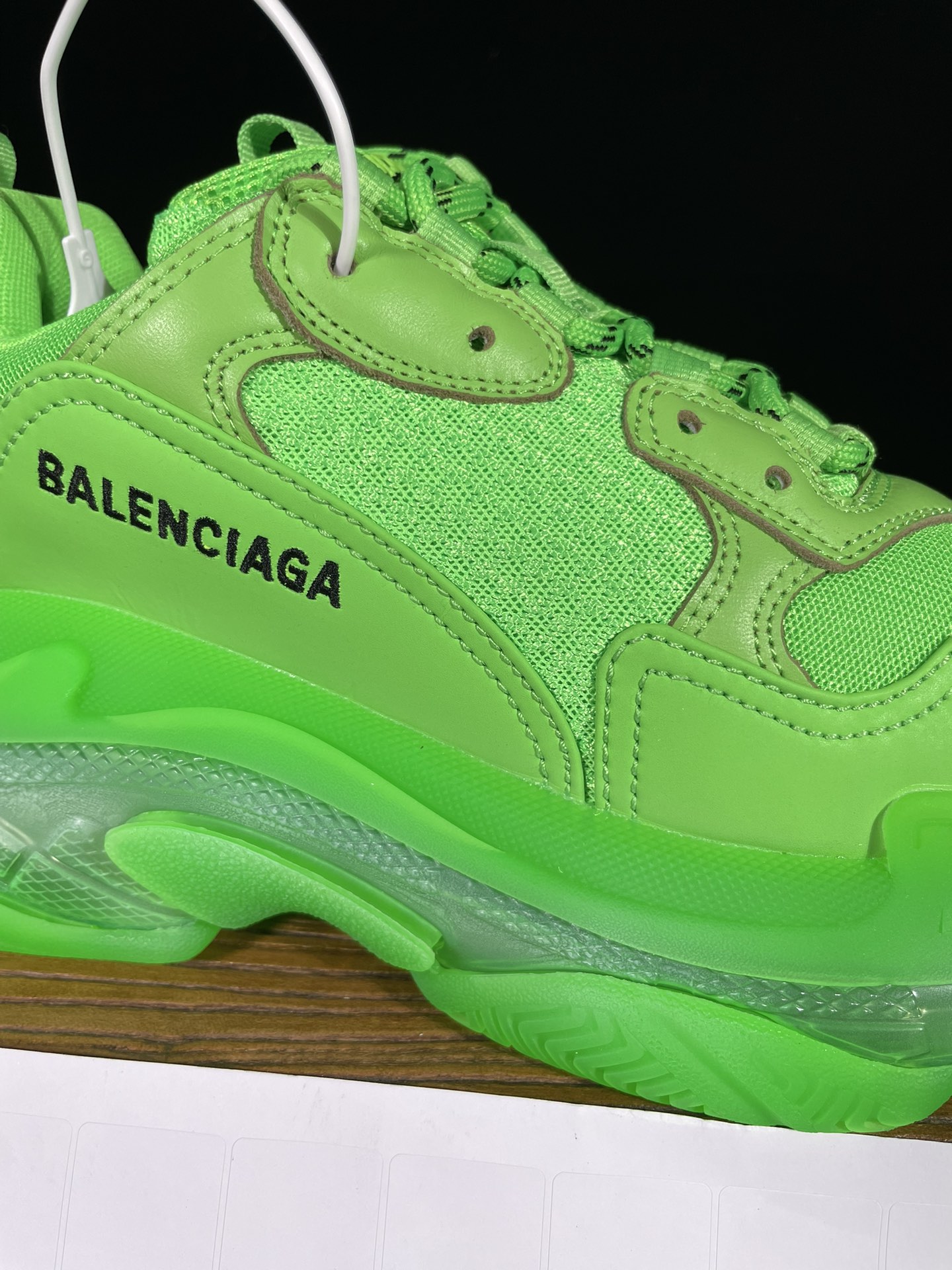 巴黎世家 工厂优势放货，欢迎合作‼️巴黎2代气垫 绿色折边该有的材料配置、做工工艺和配套配件全部拉满！货