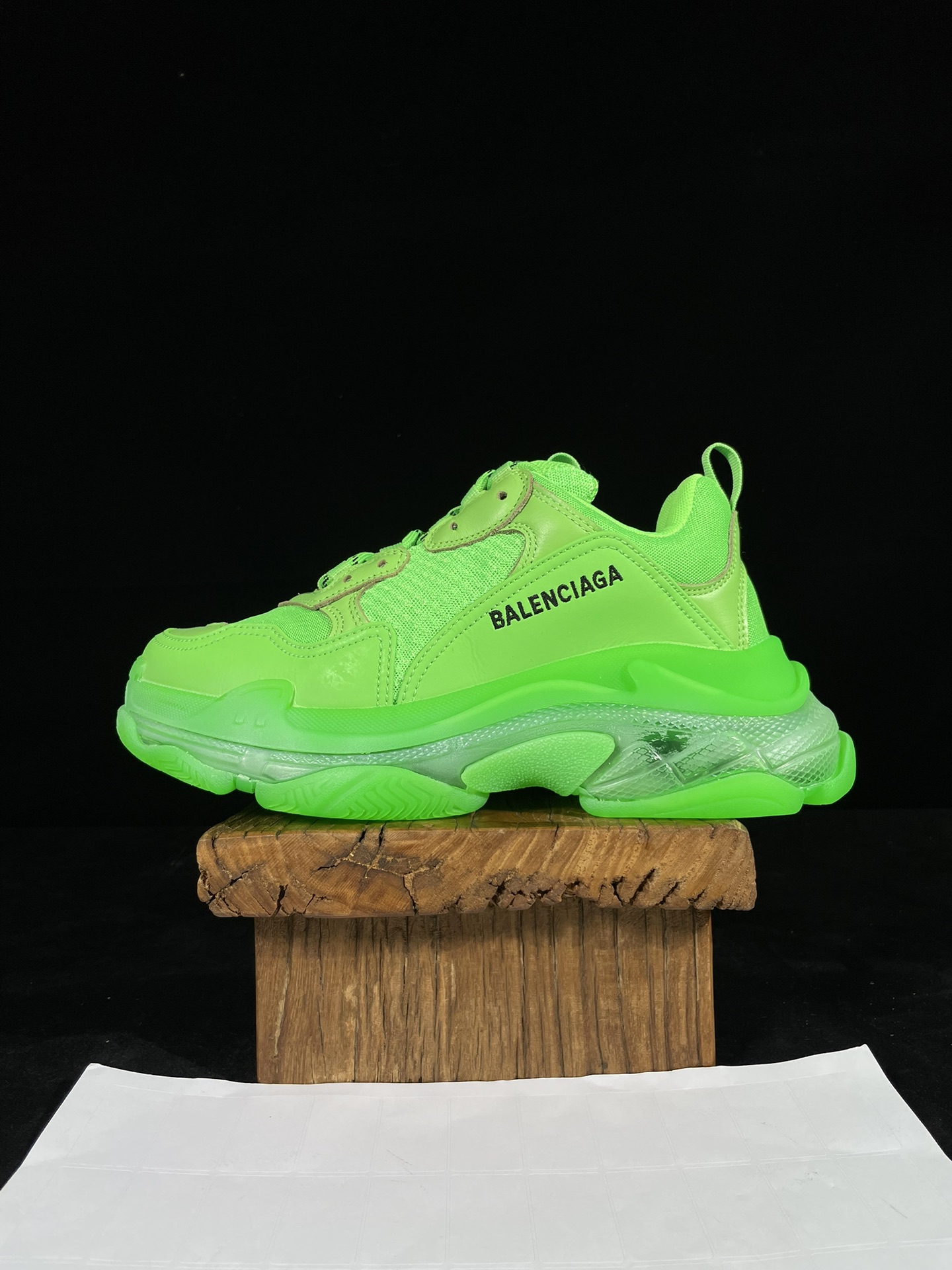 巴黎世家 工厂优势放货，欢迎合作‼️巴黎2代气垫 绿色折边该有的材料配置、做工工艺和配套配件全部拉满！货