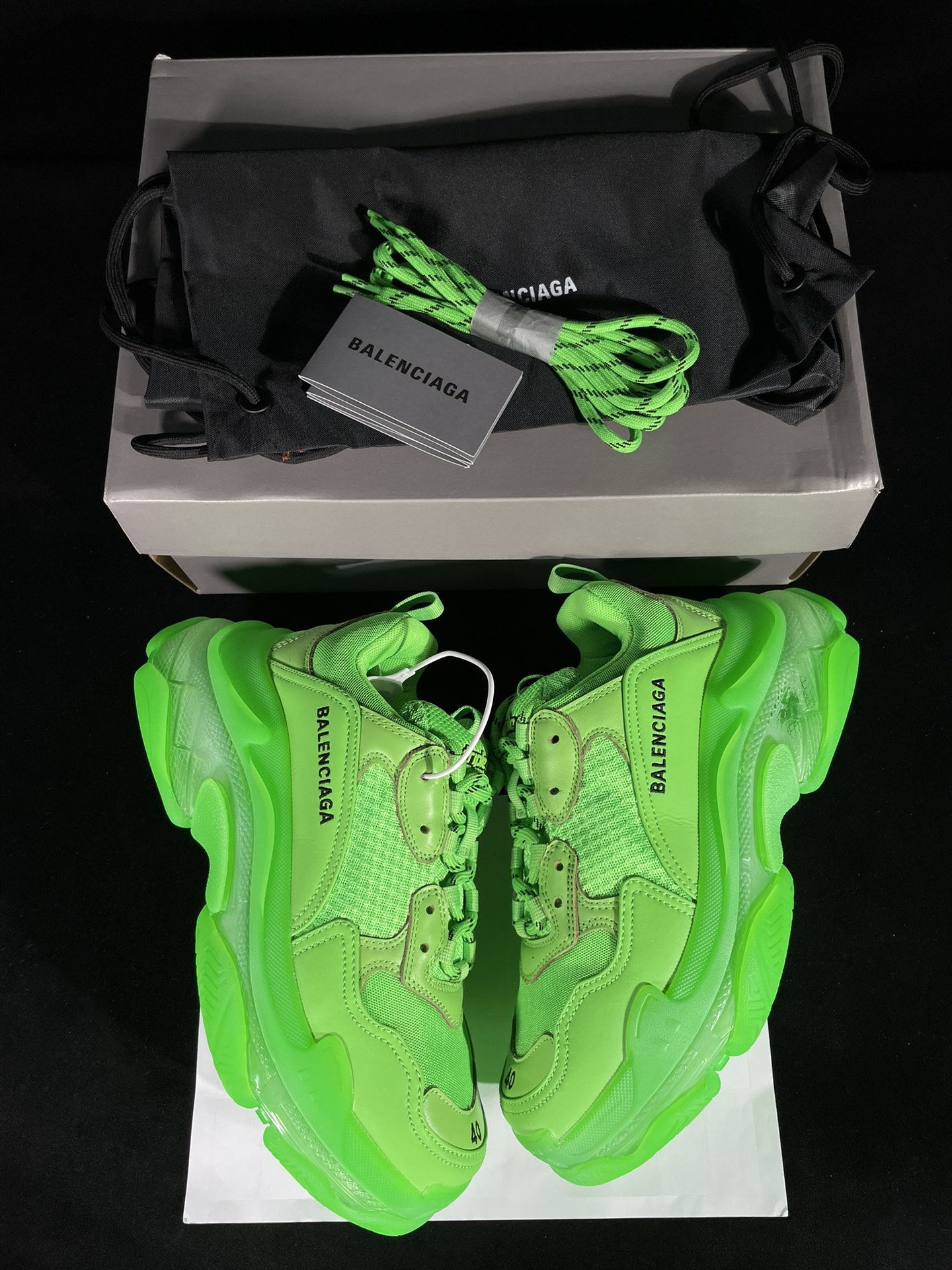 巴黎世家 工厂优势放货，欢迎合作‼️巴黎2代气垫 绿色折边该有的材料配置、做工工艺和配套配件全部拉满！货