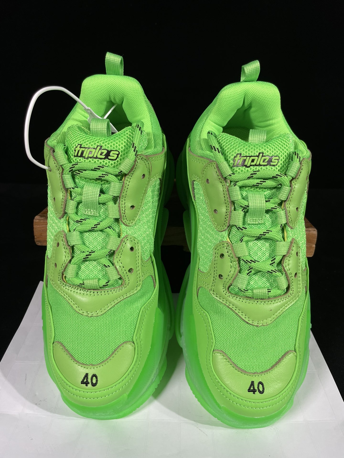 巴黎世家 工厂优势放货，欢迎合作‼️巴黎2代气垫 绿色折边该有的材料配置、做工工艺和配套配件全部拉满！货