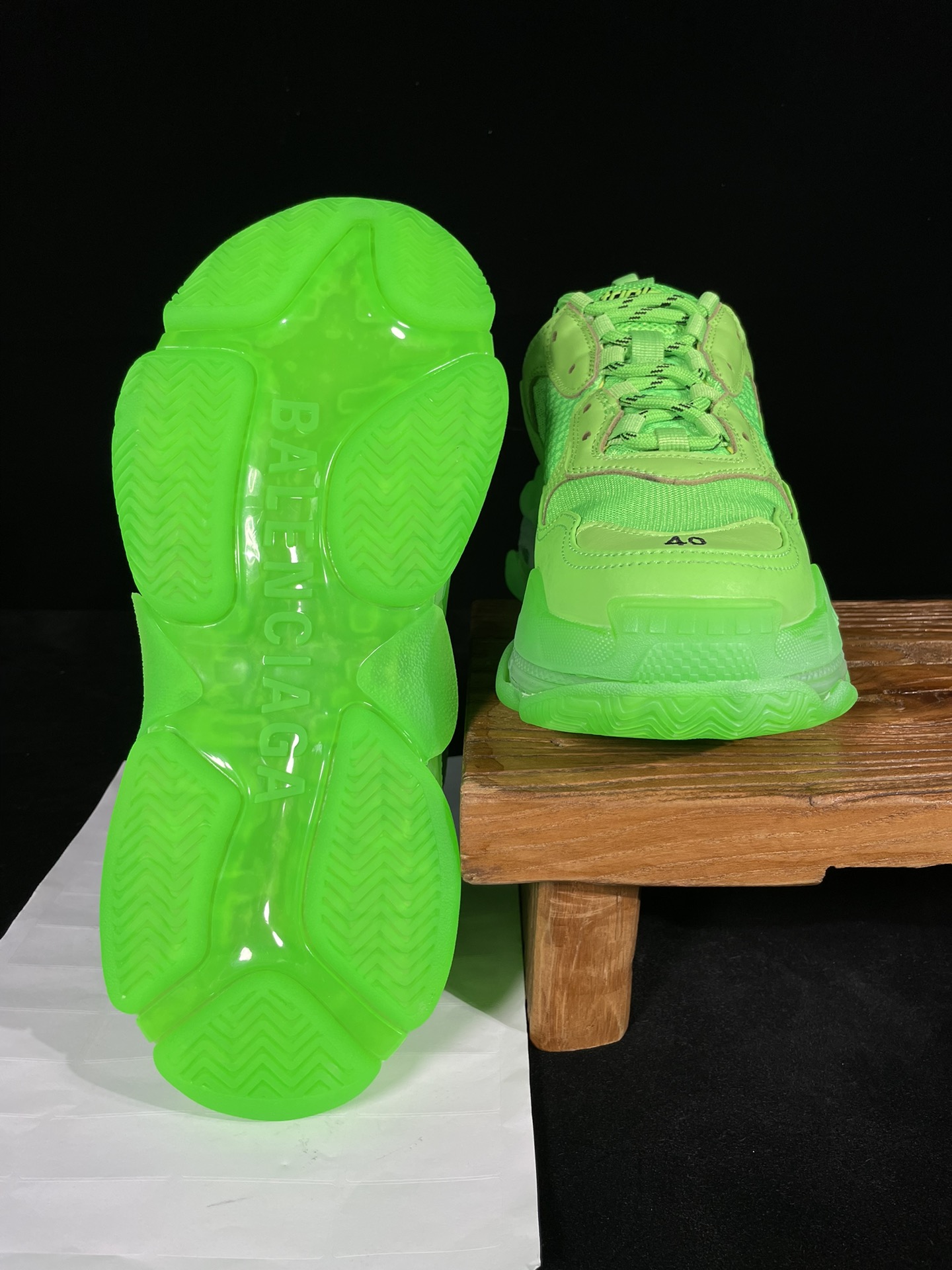 巴黎世家 工厂优势放货，欢迎合作‼️巴黎2代气垫 绿色折边该有的材料配置、做工工艺和配套配件全部拉满！货