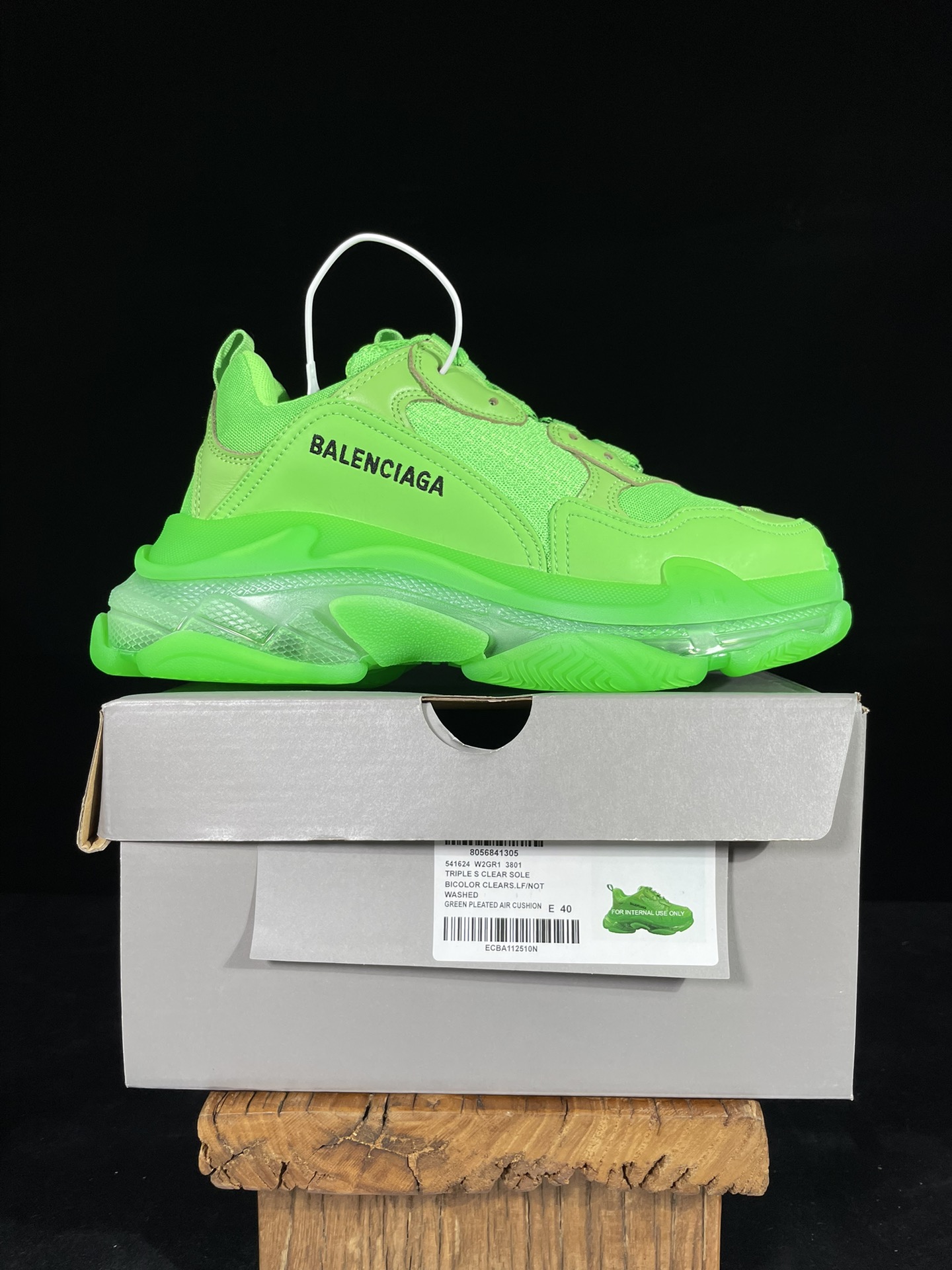 巴黎世家 工厂优势放货，欢迎合作‼️巴黎2代气垫 绿色折边该有的材料配置、做工工艺和配套配件全部拉满！货