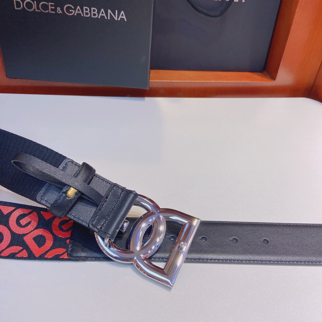 D&G杜嘉班纳双面小牛皮腰带缀以电镀
