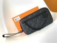 【LV】 💰M68321 Black Flower M55703 Embossed Top Original Single 2019 Spring and Summer Show unveiled the Pochette Volga clutch designed by Virgil Abloh. Monogram Eclipse canvas is a slim chain tied to the front zipper bag, paired with a removable wristband, and a clutch or wallet switches at will. 23.0 x 11.5 x 4.0 cm (L x H x W)t•tMonogram Eclipse Coated Canvast•tFabric Liningt•tColor Leather Trimt•tMetal Partst• t Zipper Front Pockett•t Inner Zipper Componentt•t Handle: Single Handle, removable 1 【LV】 💰M68321 Black Flower M55703 Embossed Top Original Single 2019 Spring and Summer Show unveiled the Pochette Volga clutch designed by Virgil Abloh. Monogram Eclipse canvas is a slim chain tied to the front zipper bag, paired with a removable wristband, and a clutch or wallet switches at will. 23.0 x 11.5 x 4.0 cm (L x H x W)t•tMonogram Eclipse Coated Canvast•tFabric Liningt•tColor Leather Trimt•tMetal Partst• t Zipper Front Pockett•t Inner Zipper Componentt•t Handle: Single Handle, removable
