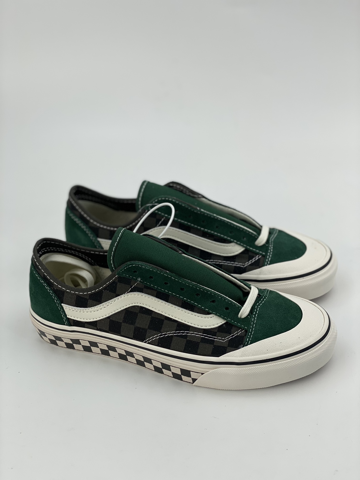 Vans Style 136 Decon VR3 Vans official black and green checkerboard stitching VN0A4BX9ACW