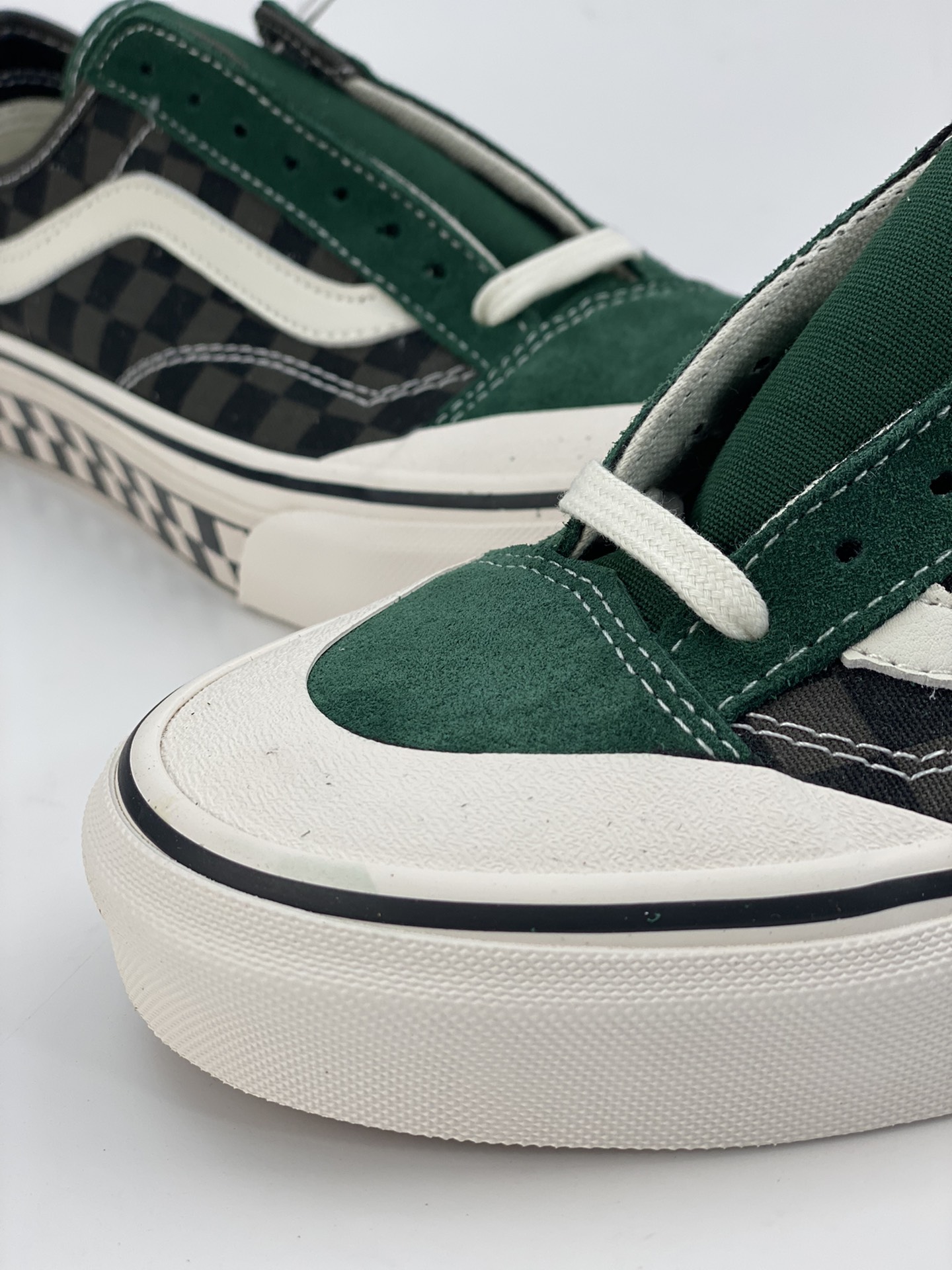 Vans Style 136 Decon VR3 Vans official black and green checkerboard stitching VN0A4BX9ACW