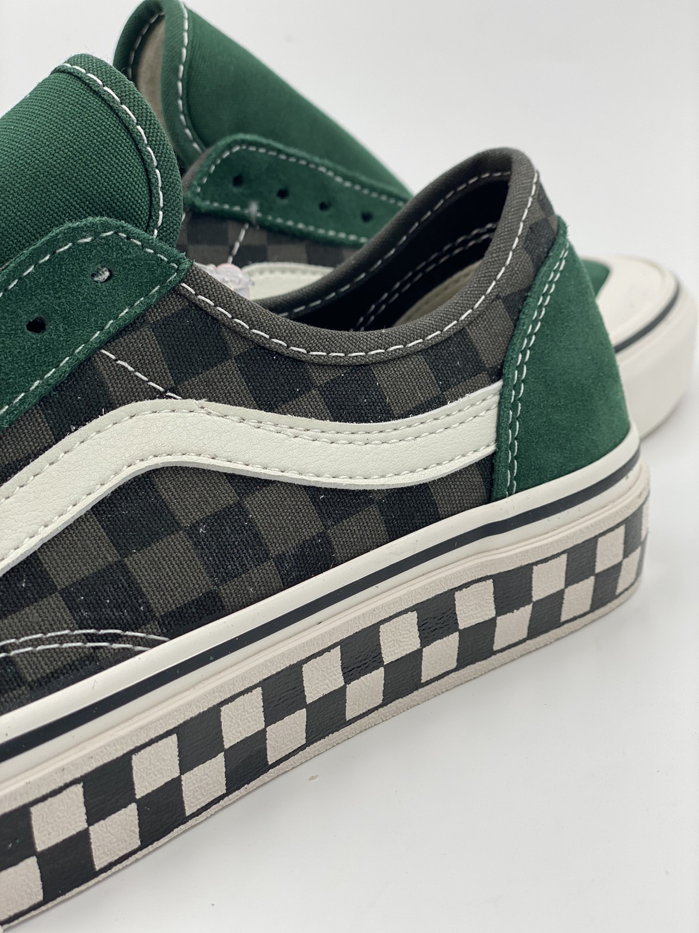 Vans Style 136 Decon VR3 Vans official black and green checkerboard stitching VN0A4BX9ACW