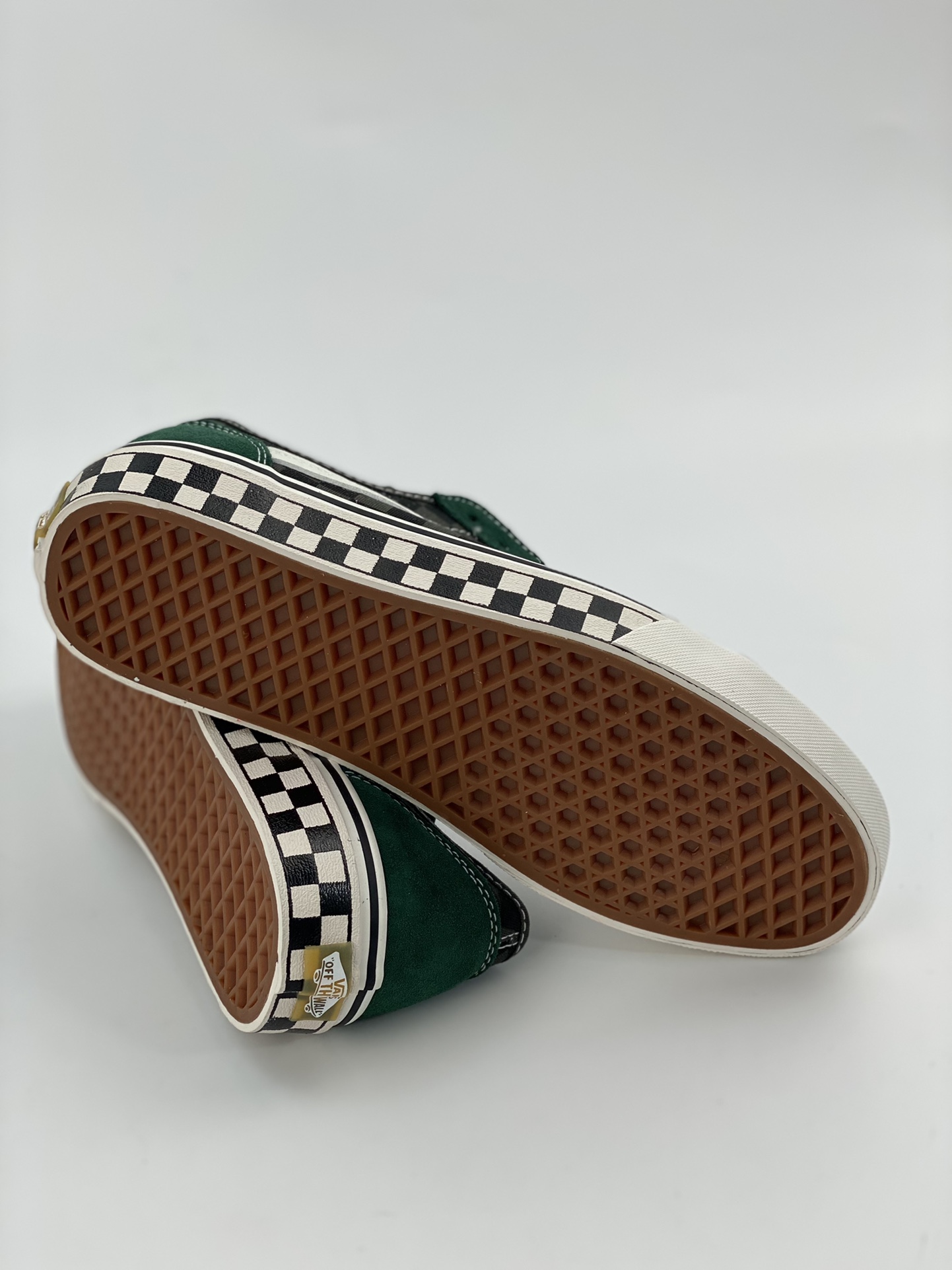 Vans Style 136 Decon VR3 Vans official black and green checkerboard stitching VN0A4BX9ACW