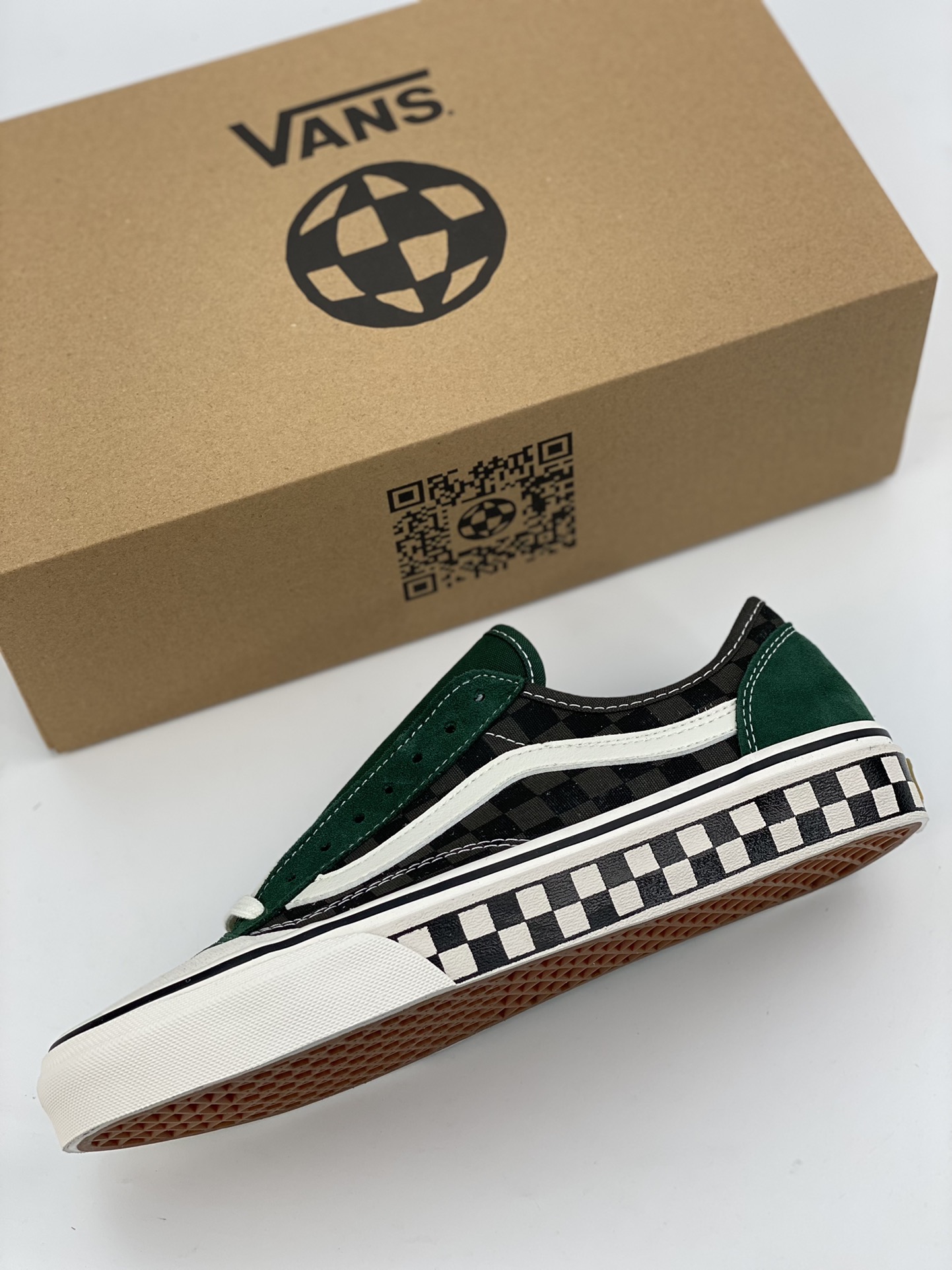 Vans Style 136 Decon VR3 Vans official black and green checkerboard stitching VN0A4BX9ACW